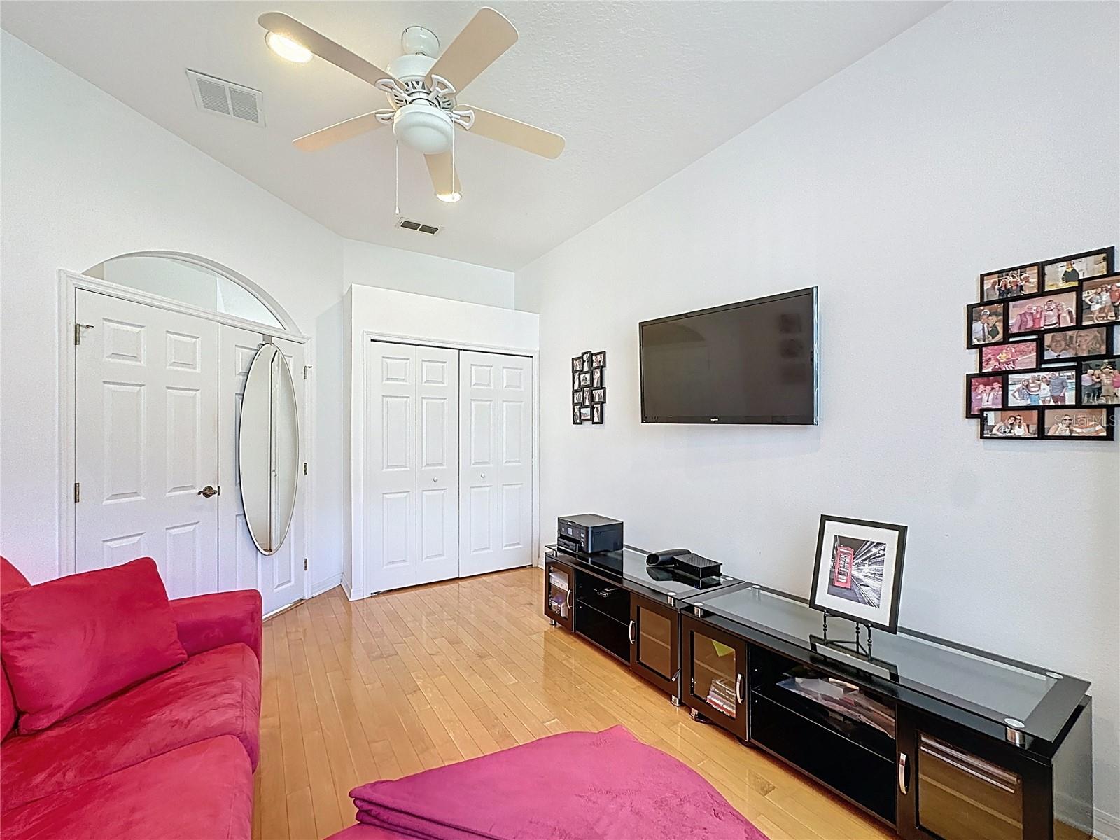 CASCADES OF GROVELAND (TRILOGY) - Residential