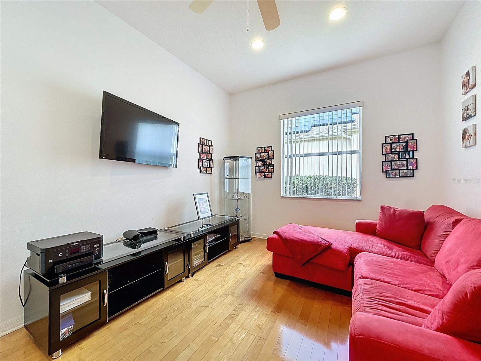 CASCADES OF GROVELAND (TRILOGY) - Residential