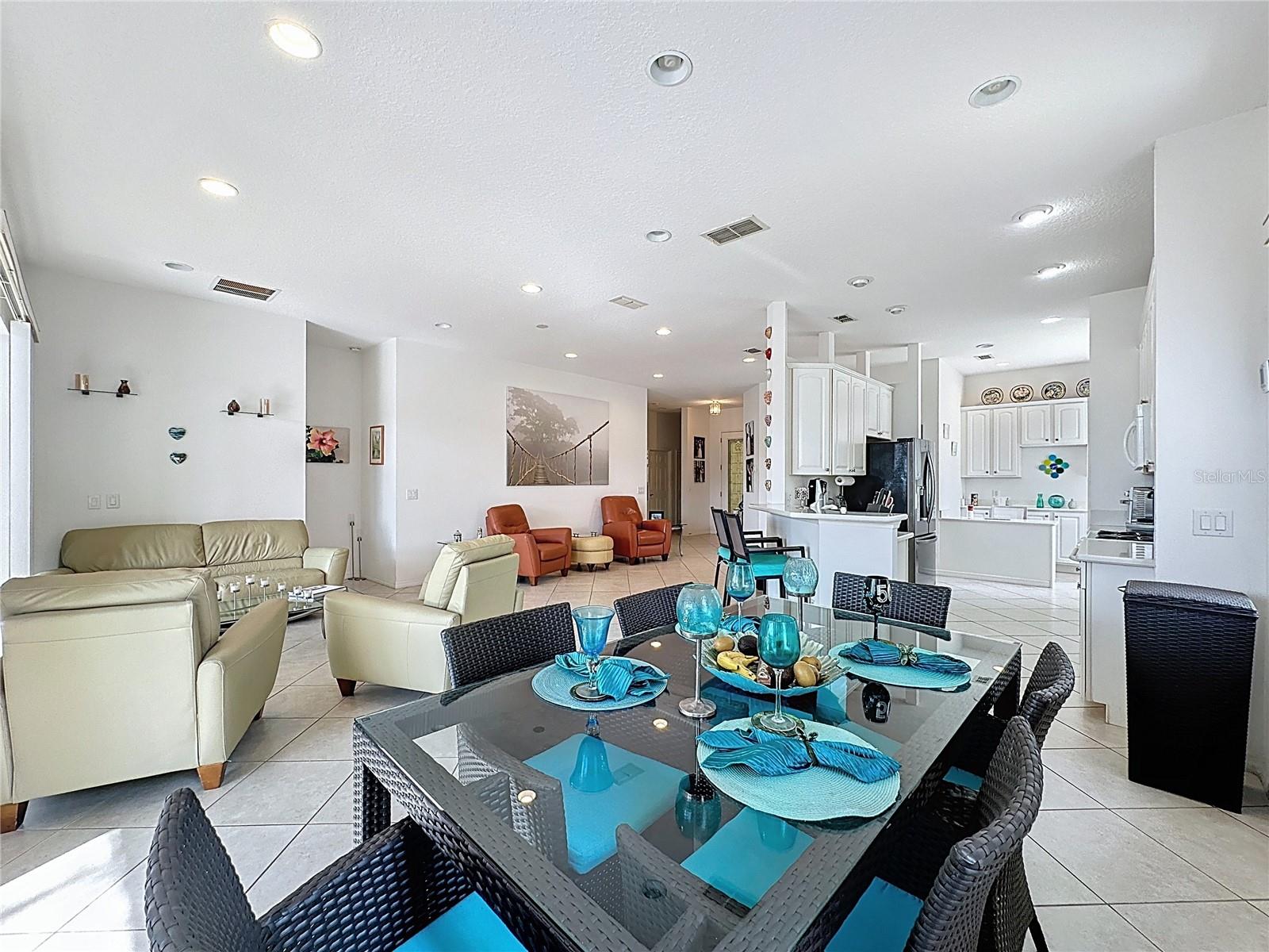 CASCADES OF GROVELAND (TRILOGY) - Residential