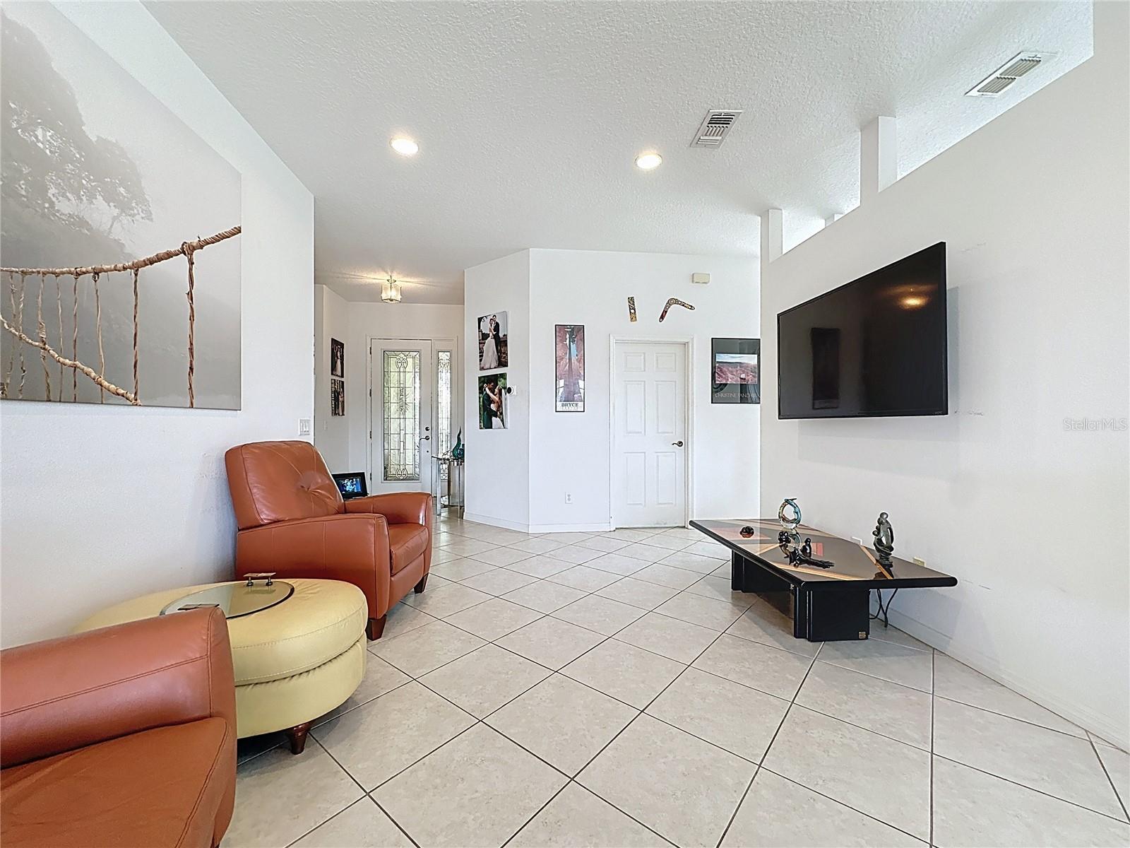 CASCADES OF GROVELAND (TRILOGY) - Residential