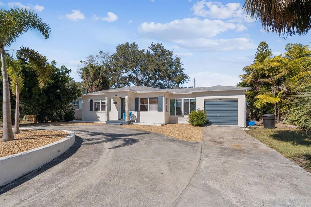 Photo of 4735 Trade Winds Drive S, Gulfport, FL 33711 (MLS # TB8465394)