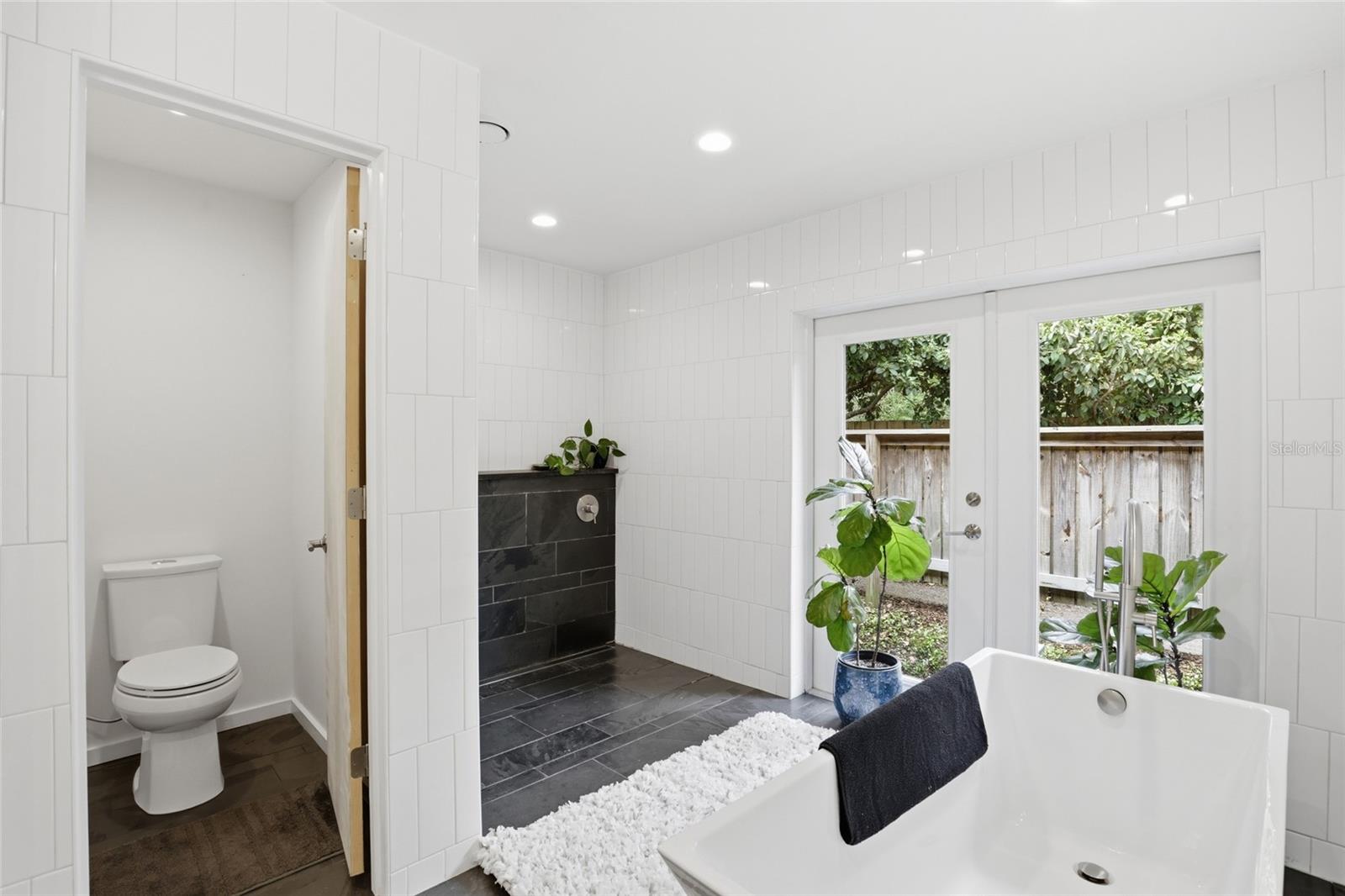 HILLSIDE - Residential