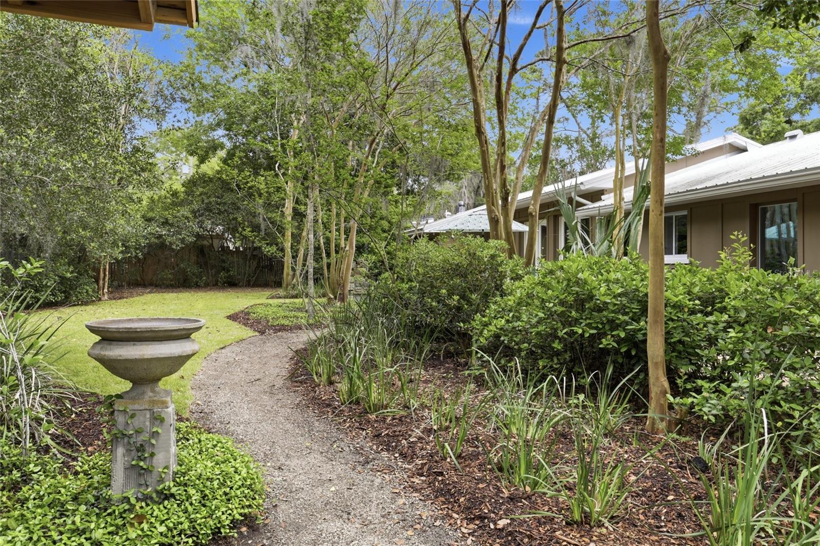 HILLSIDE - Residential