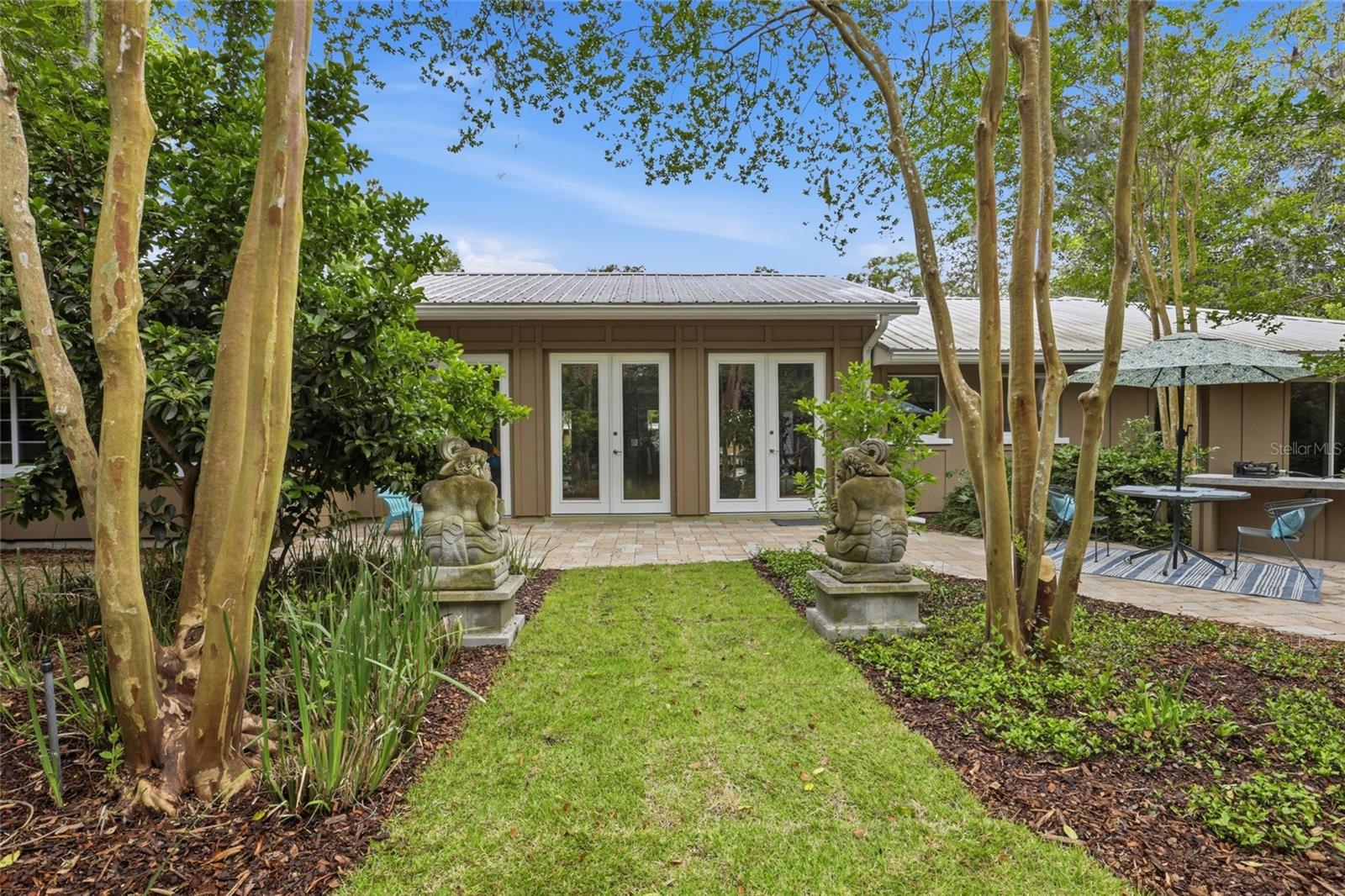 HILLSIDE - Residential