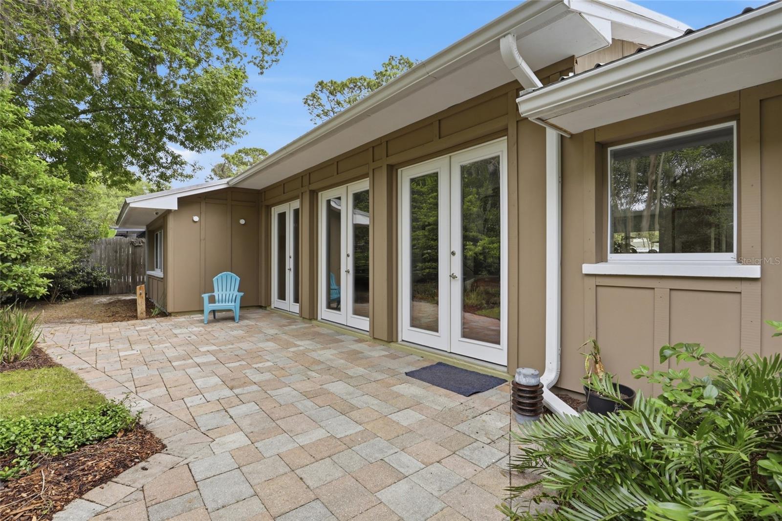 HILLSIDE - Residential