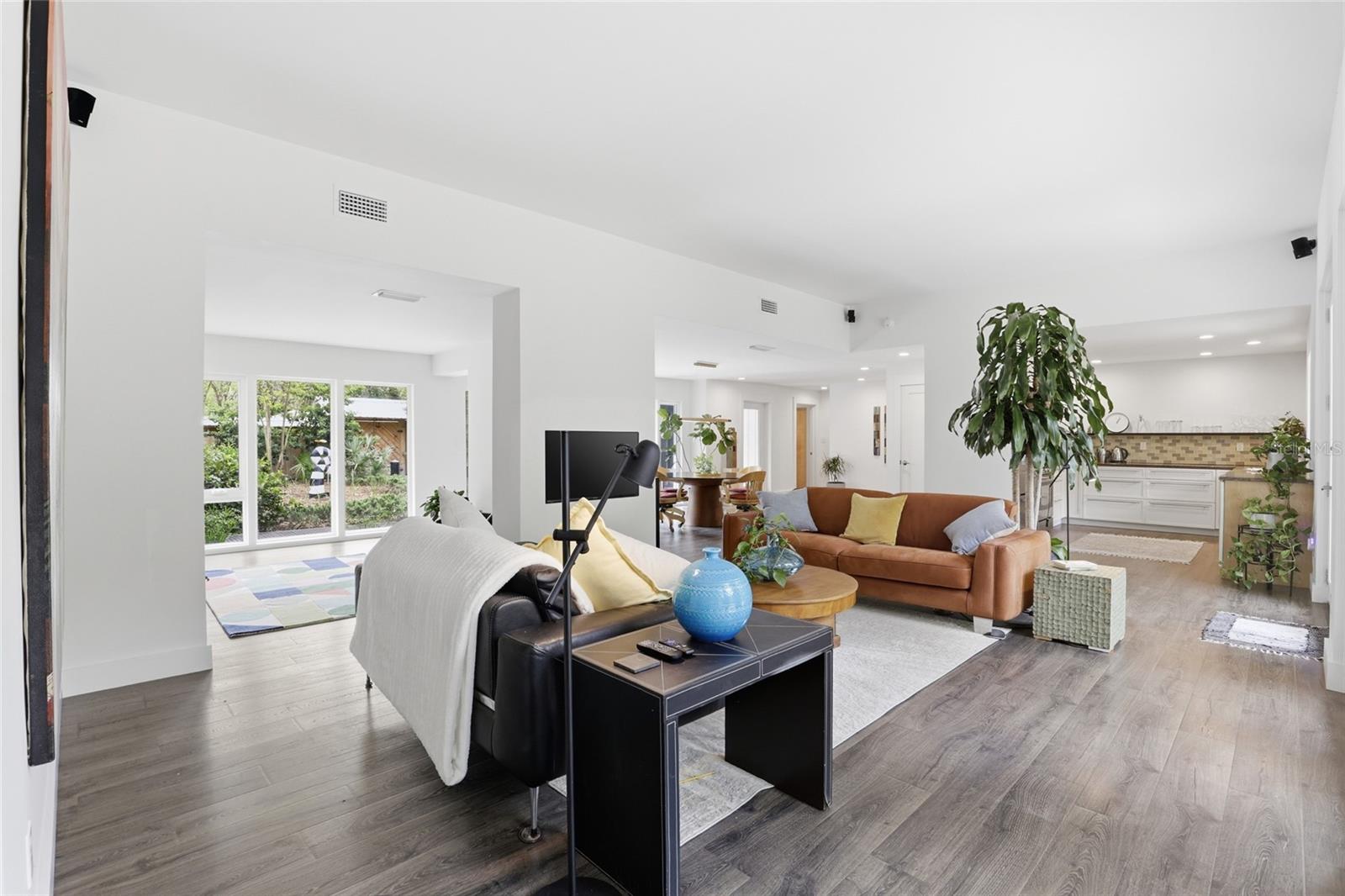 HILLSIDE - Residential