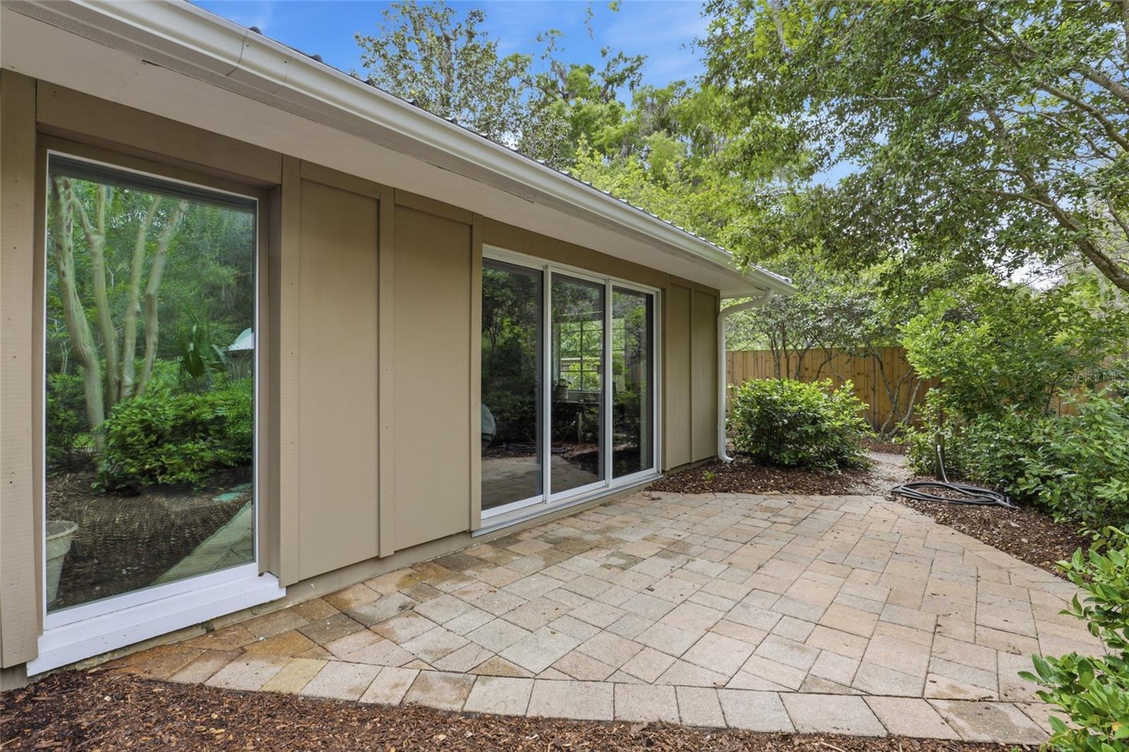 HILLSIDE - Residential