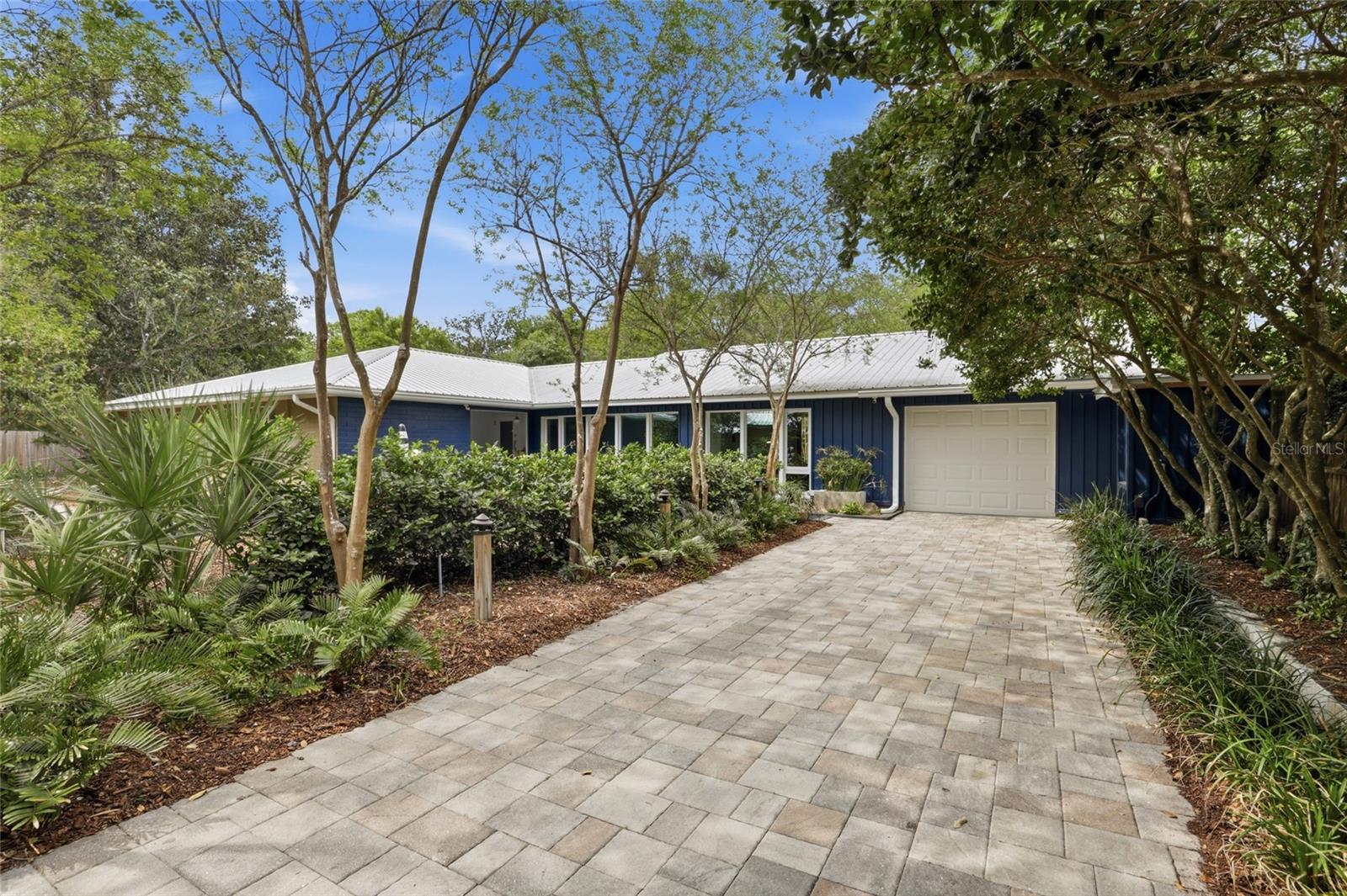 HILLSIDE - Residential