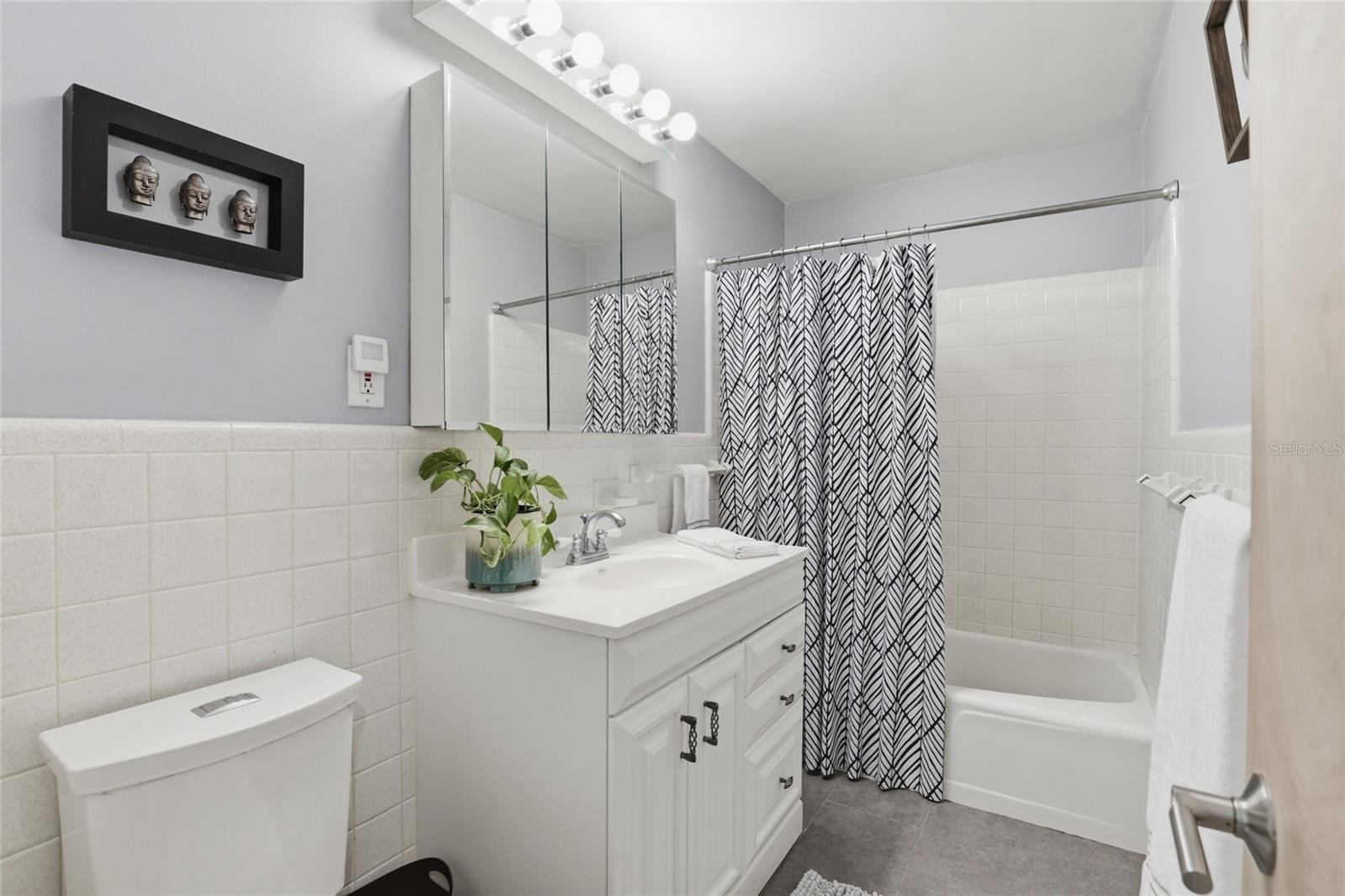 HILLSIDE - Residential