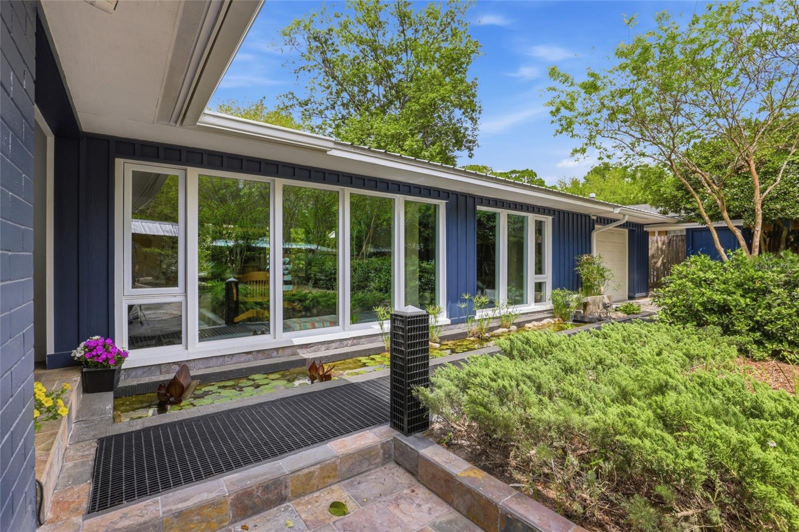 HILLSIDE - Residential