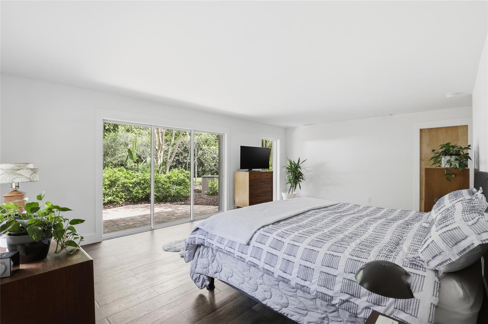 HILLSIDE - Residential