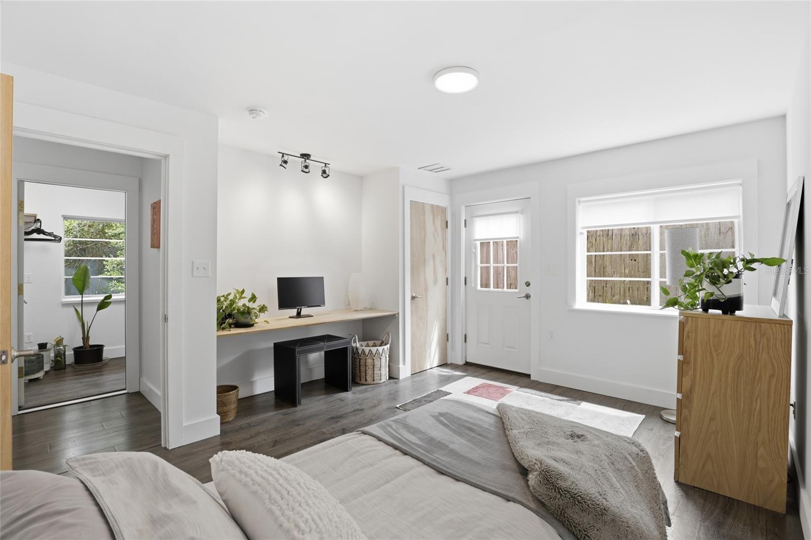 HILLSIDE - Residential