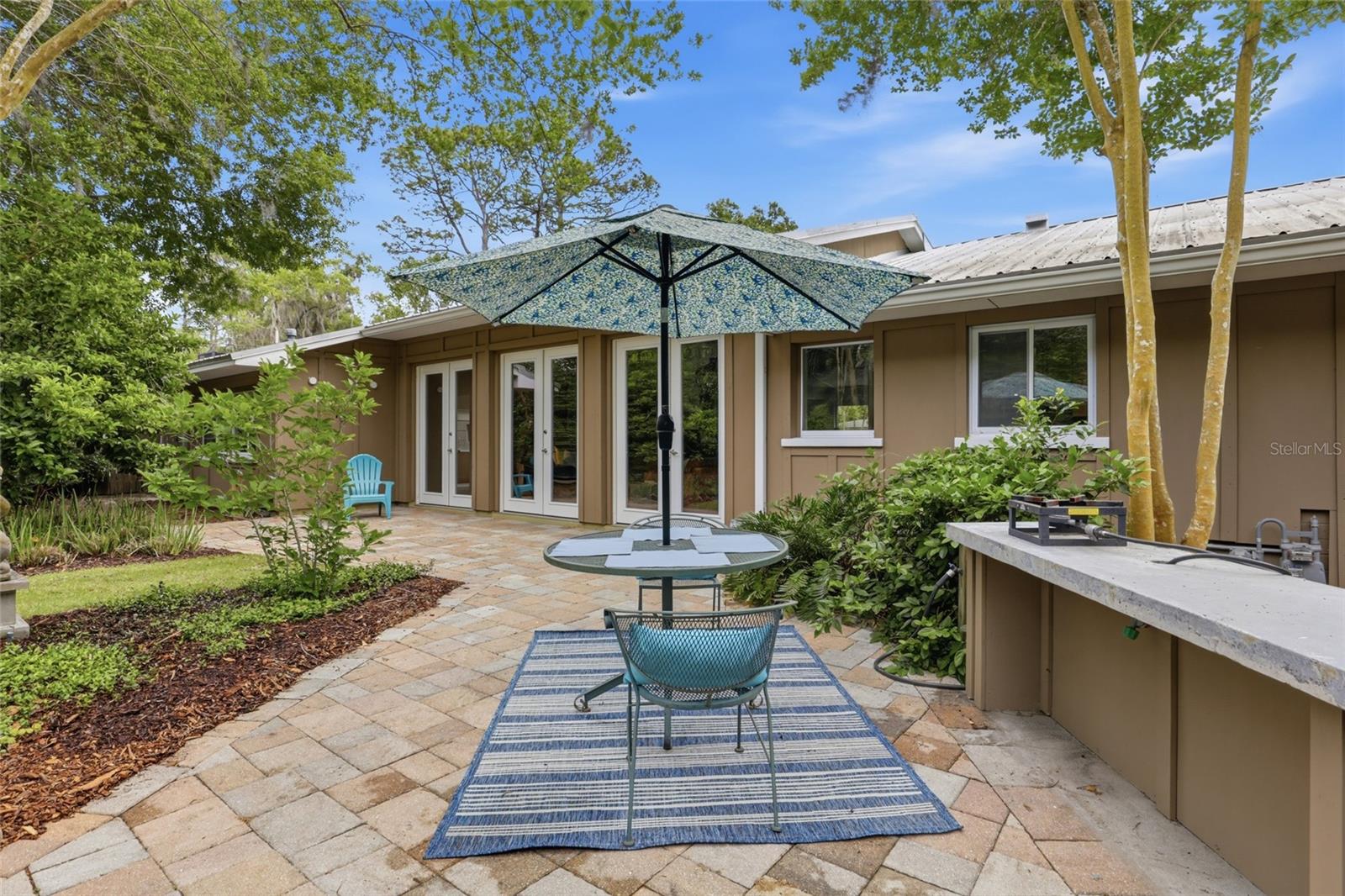 HILLSIDE - Residential