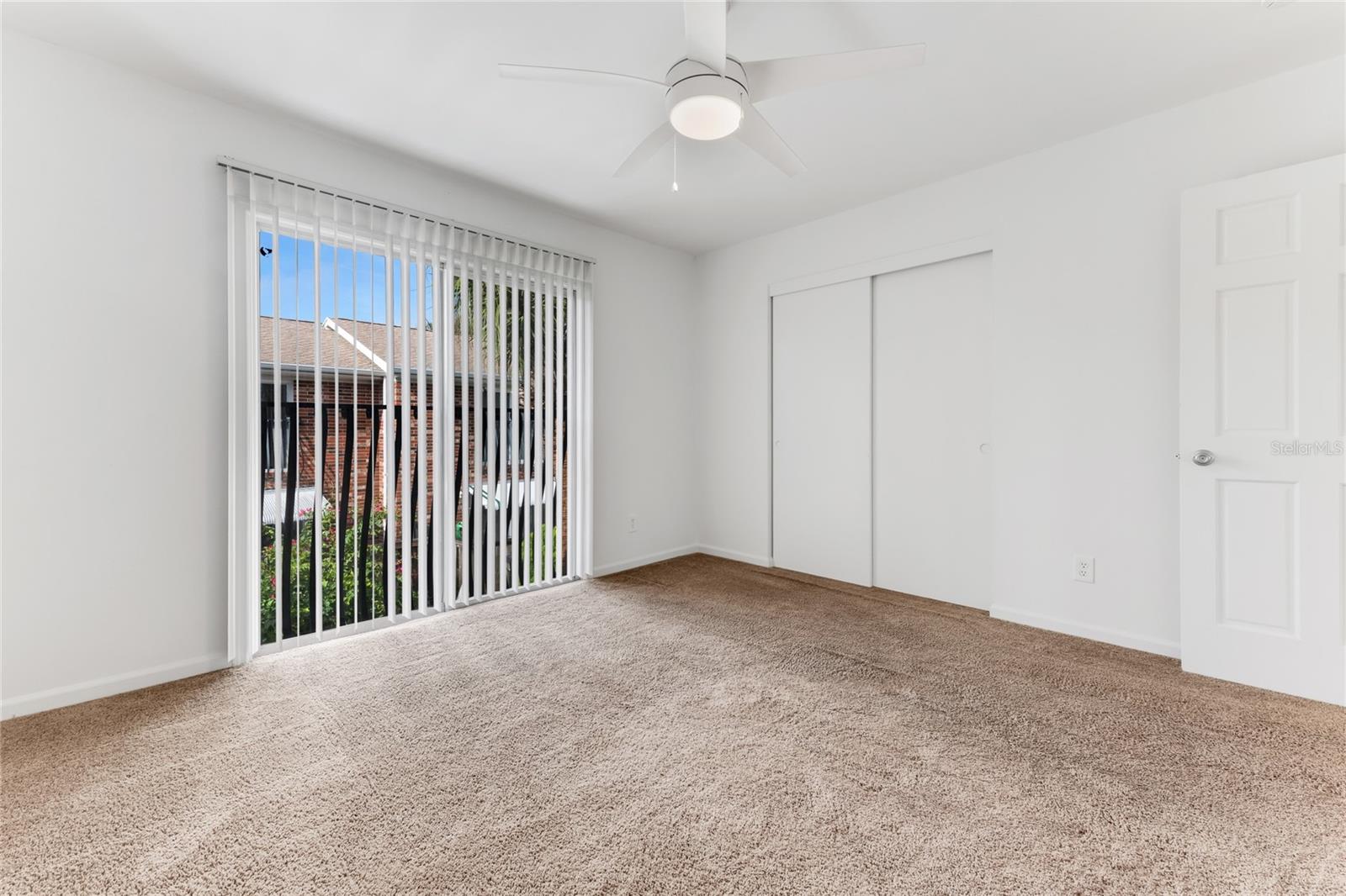 COLONIAL TWNHS CONDO APT PH 01 - Residential