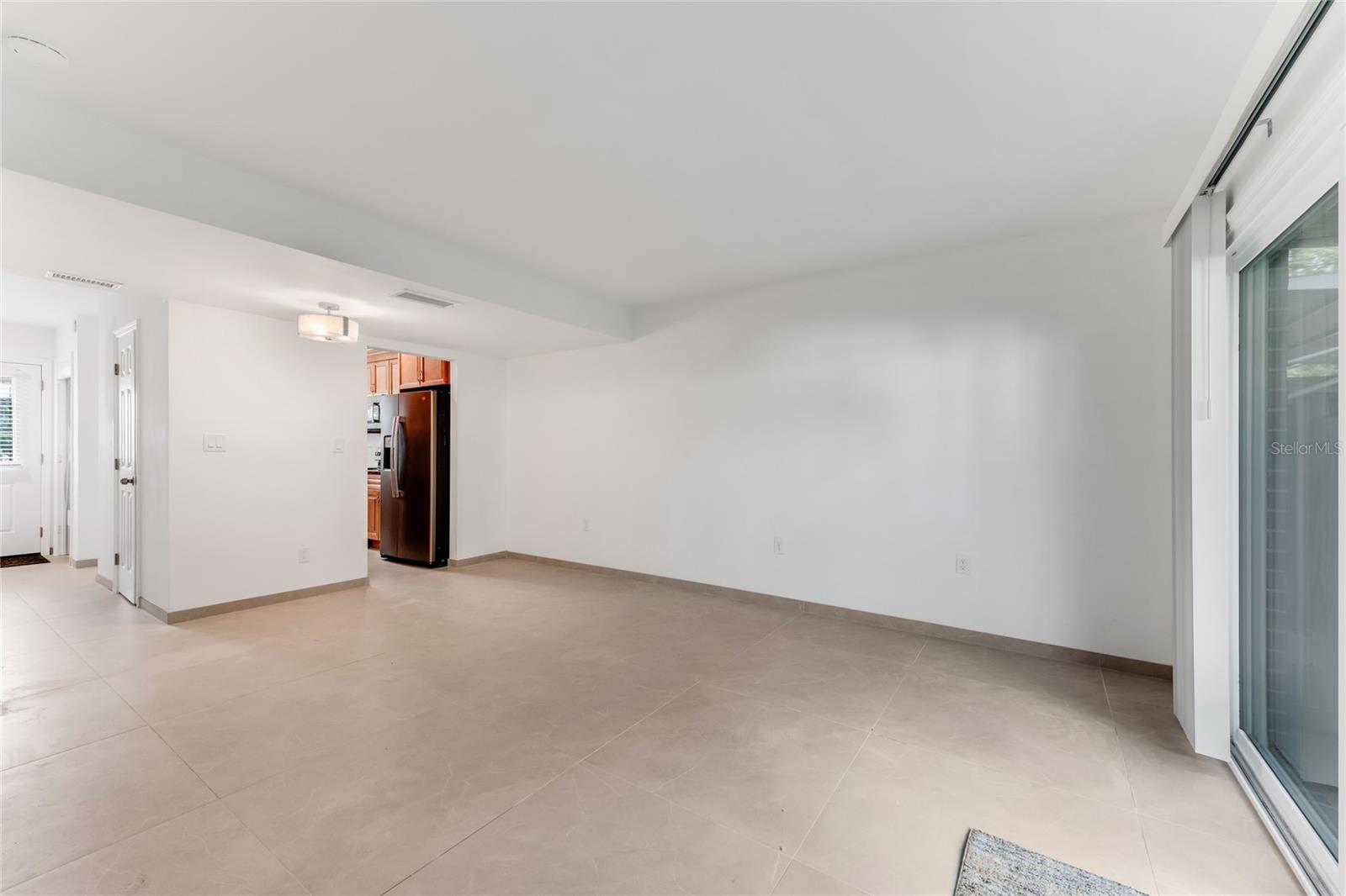 COLONIAL TWNHS CONDO APT PH 01 - Residential