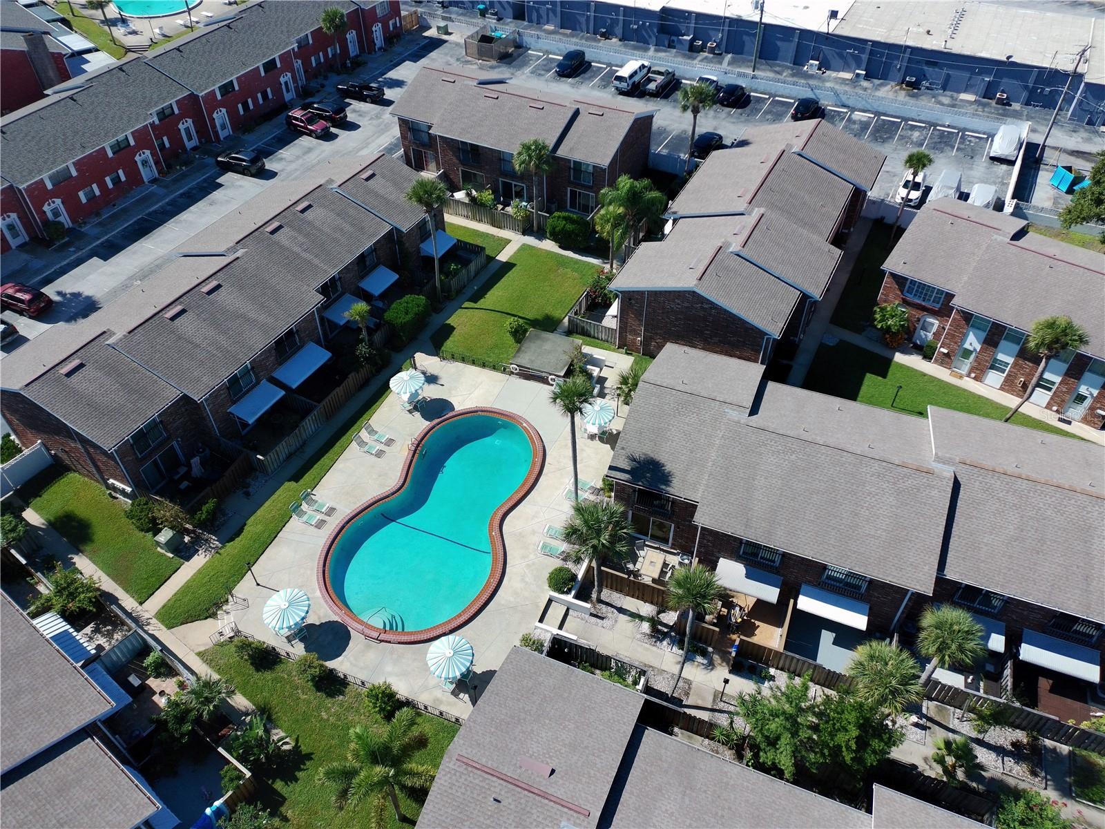 COLONIAL TWNHS CONDO APT PH 01 - Residential