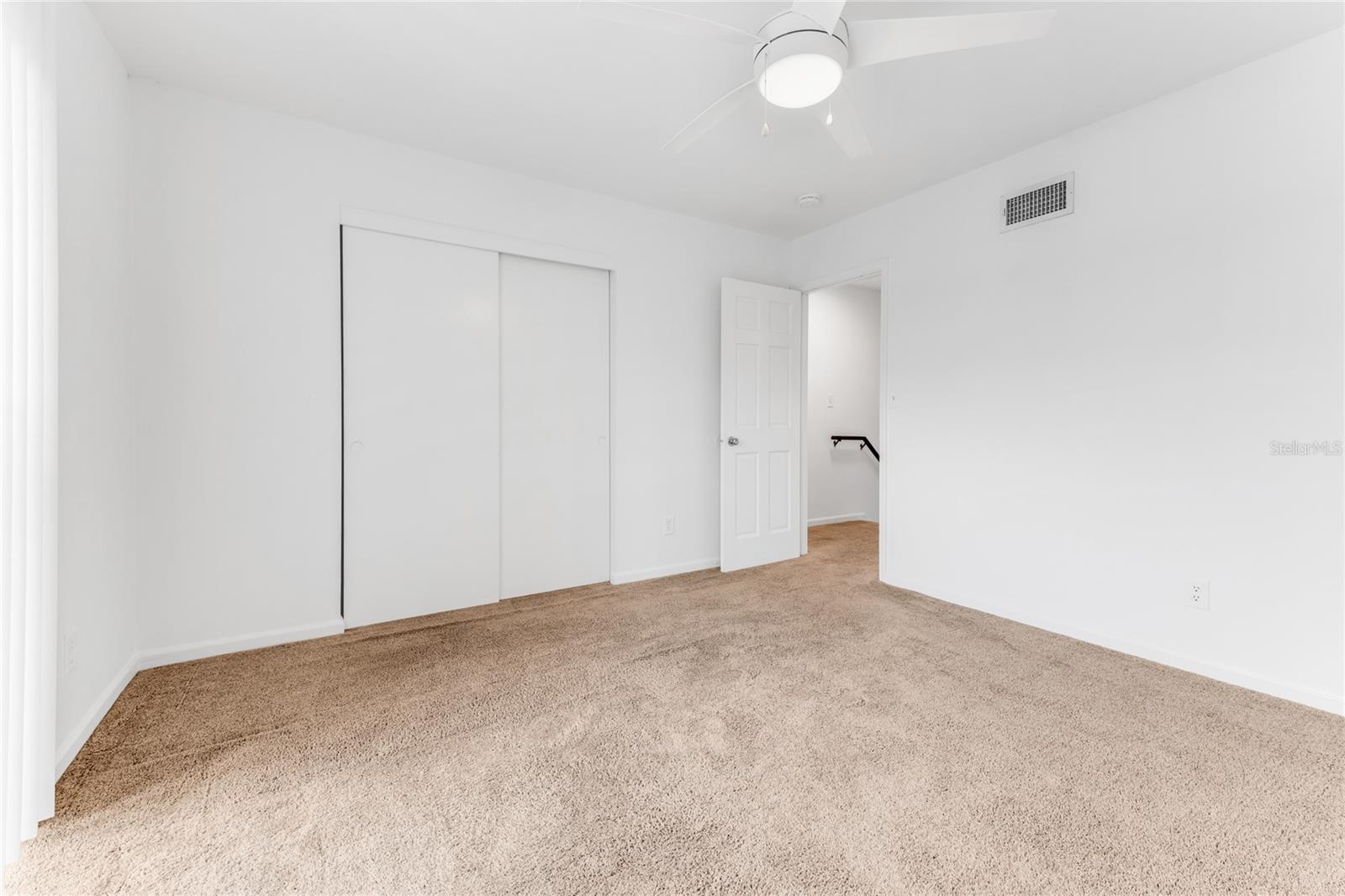 COLONIAL TWNHS CONDO APT PH 01 - Residential