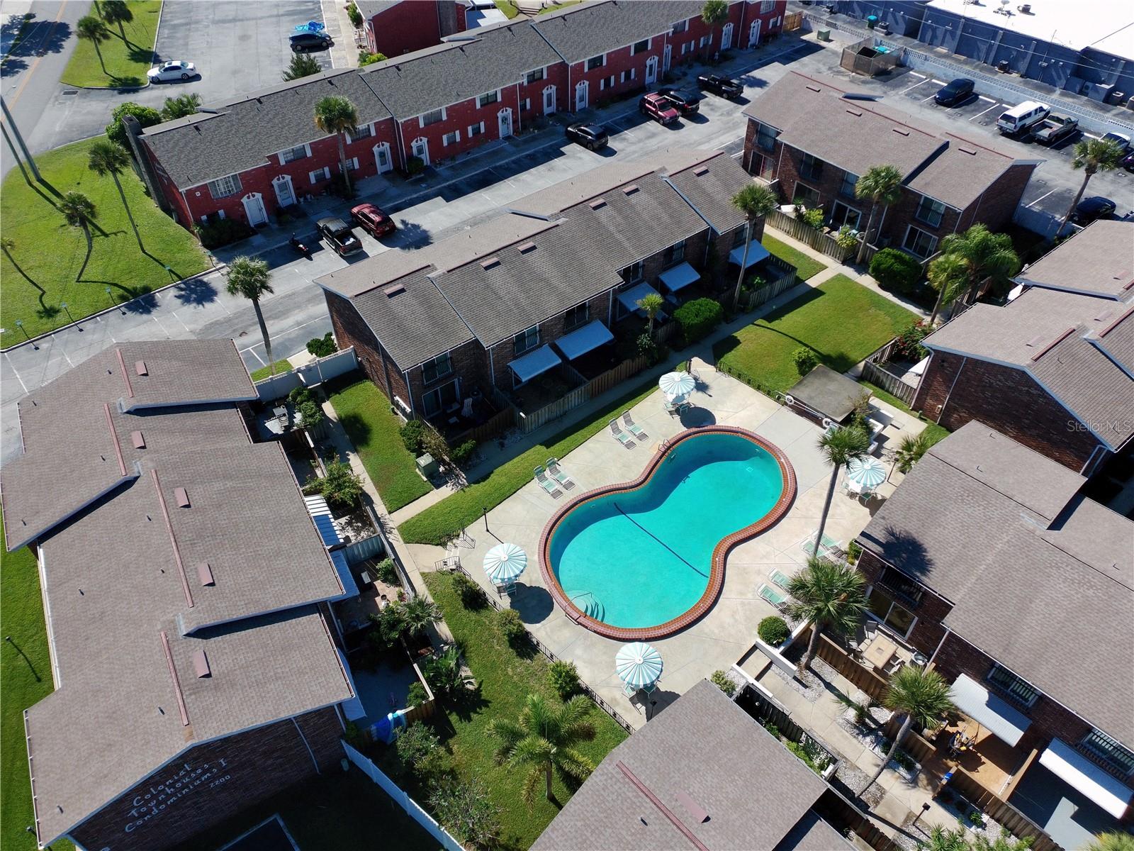 COLONIAL TWNHS CONDO APT PH 01 - Residential