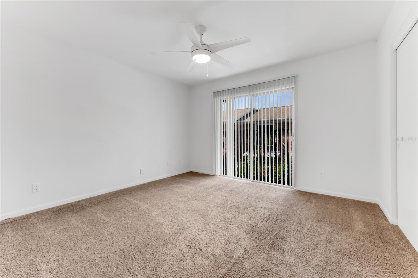 COLONIAL TWNHS CONDO APT PH 01 - Residential