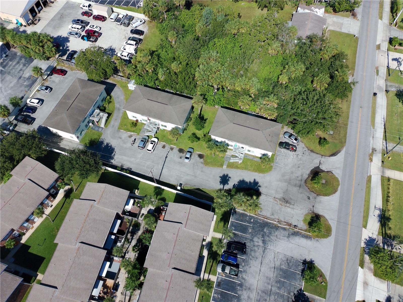 COLONIAL TWNHS CONDO APT PH 01 - Residential