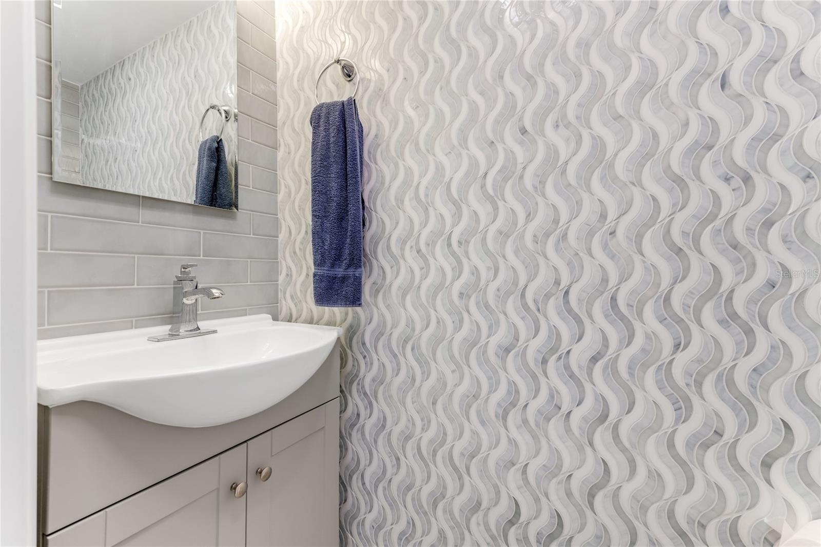 COLONIAL TWNHS CONDO APT PH 01 - Residential