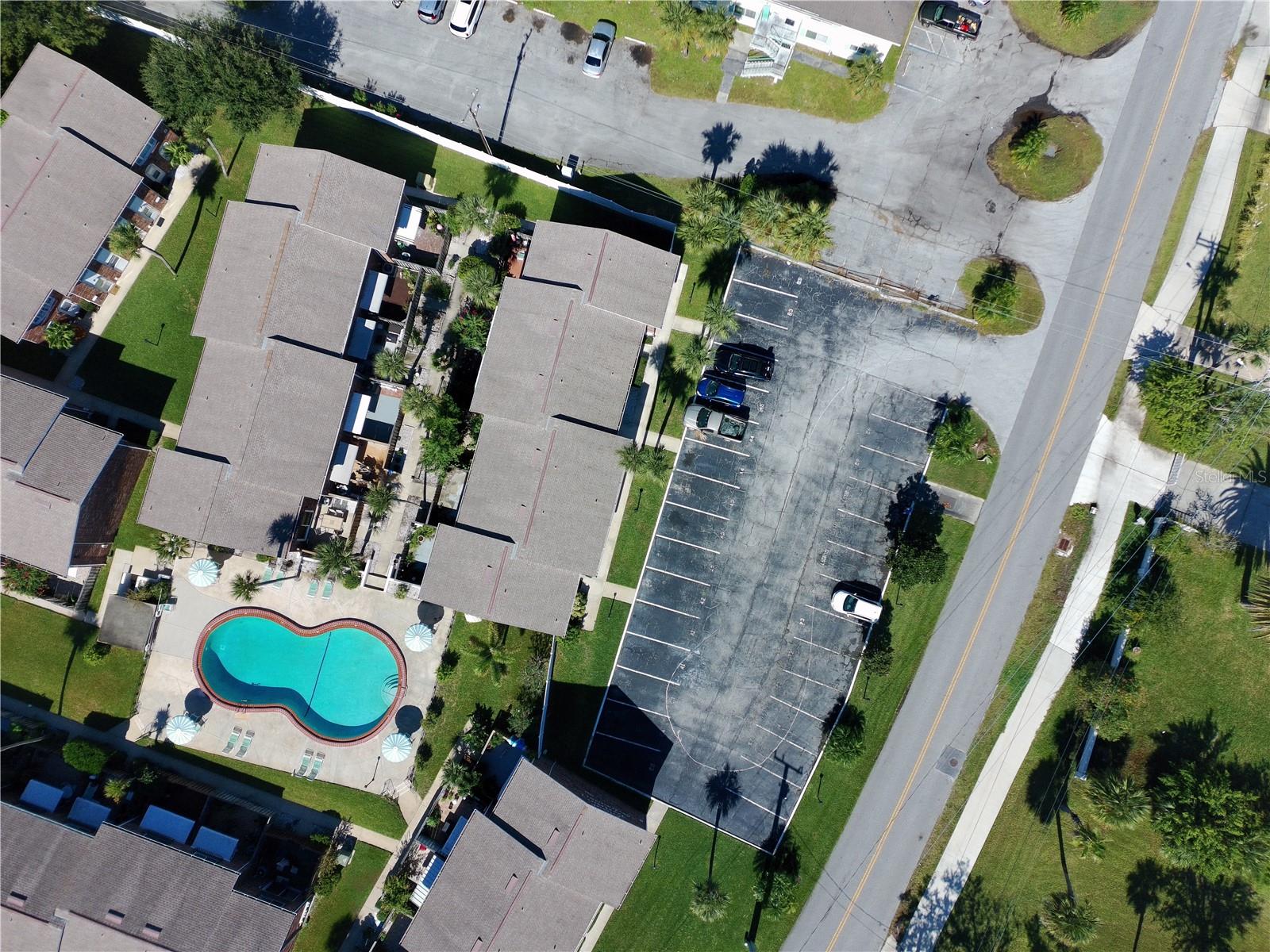 COLONIAL TWNHS CONDO APT PH 01 - Residential