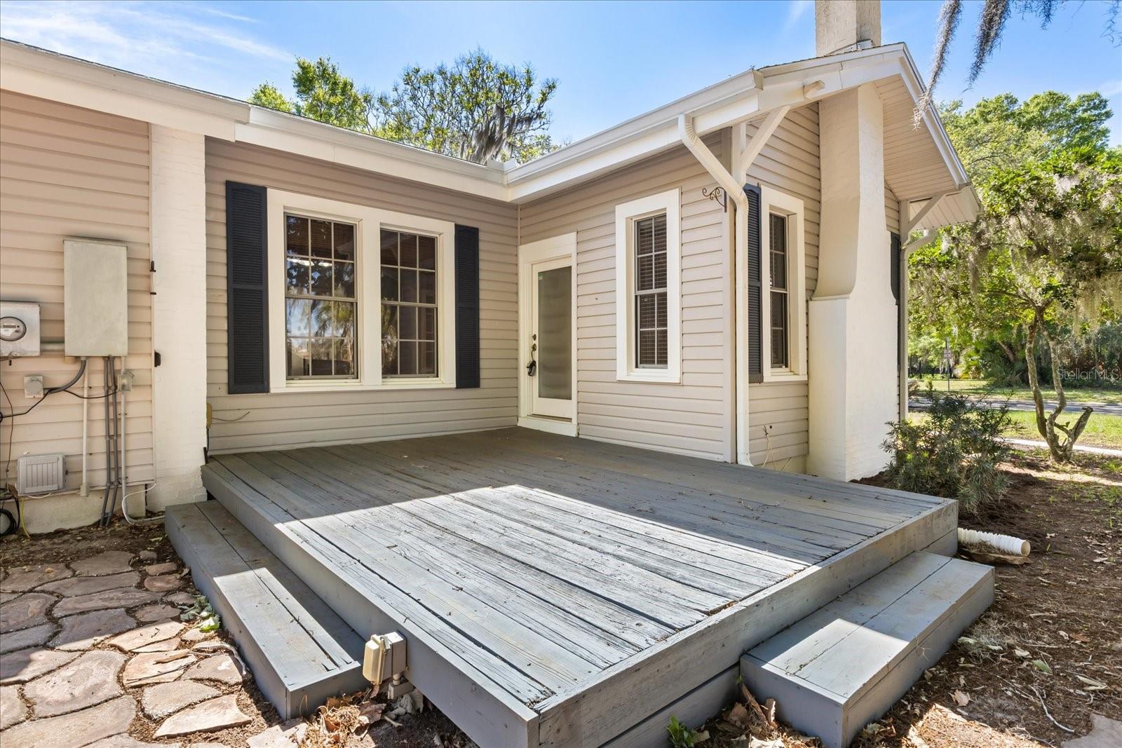 N J TROWELLS ADD/UMATILLA - Residential