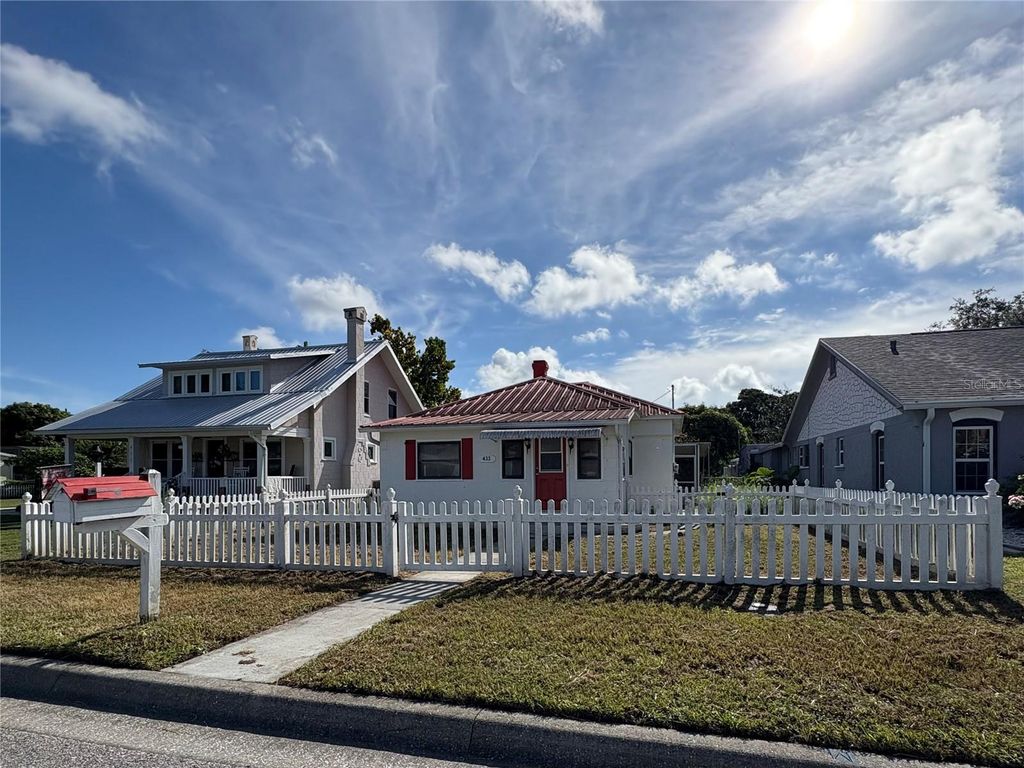 Photo of 433 Pennsylvania Avenue, Saint Cloud, FL 34769 (MLS # O6341936)