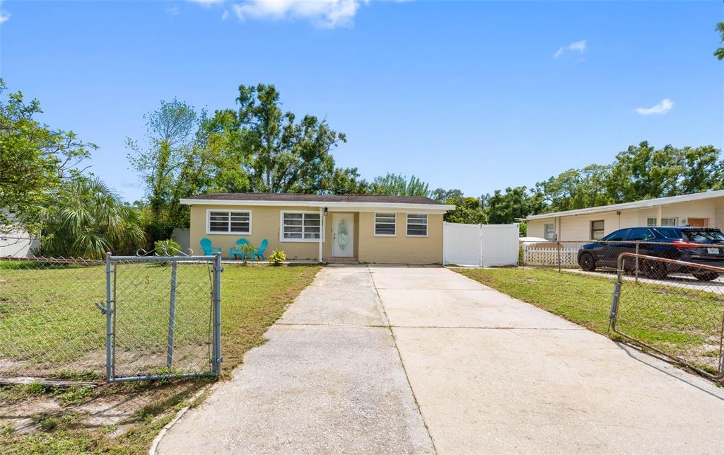 Photo of 2405 E Annie Street, Tampa, FL 33612 (MLS # TB8550516)