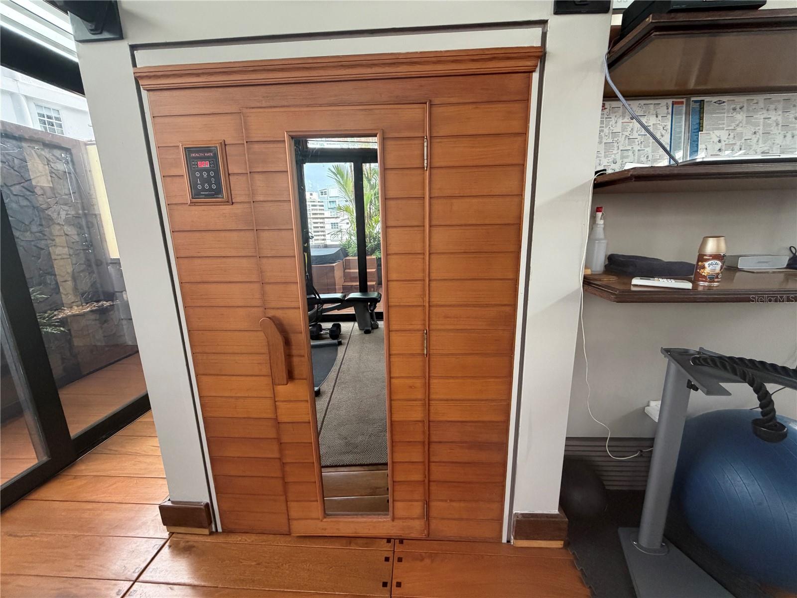 ROMAN MANSIONS - Residential