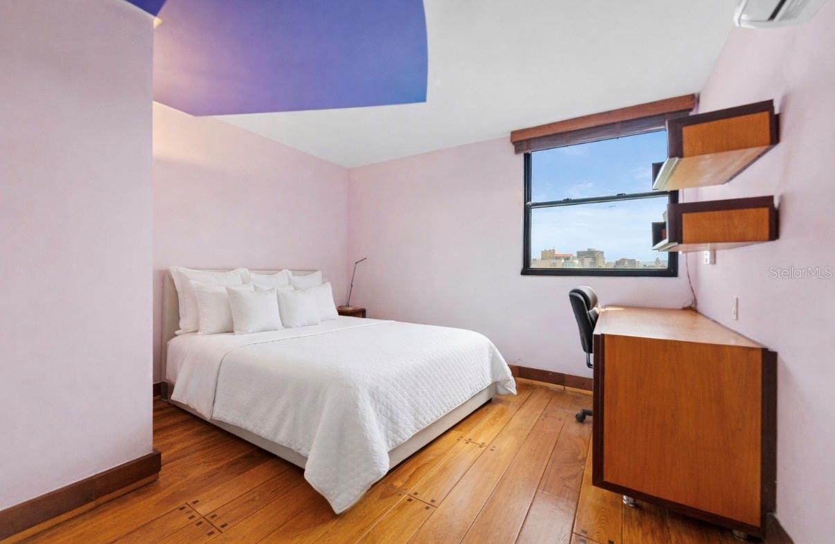 ROMAN MANSIONS - Residential