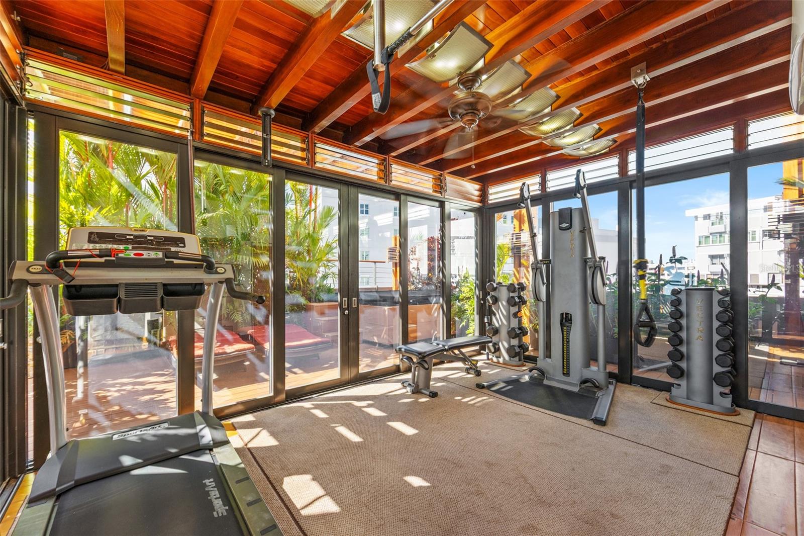 ROMAN MANSIONS - Residential