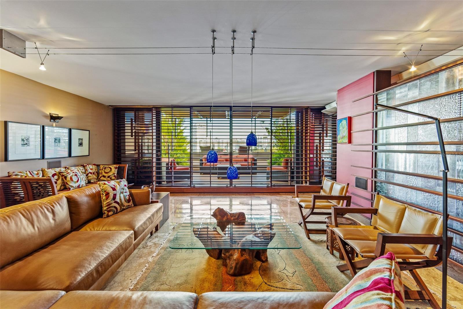 ROMAN MANSIONS - Residential