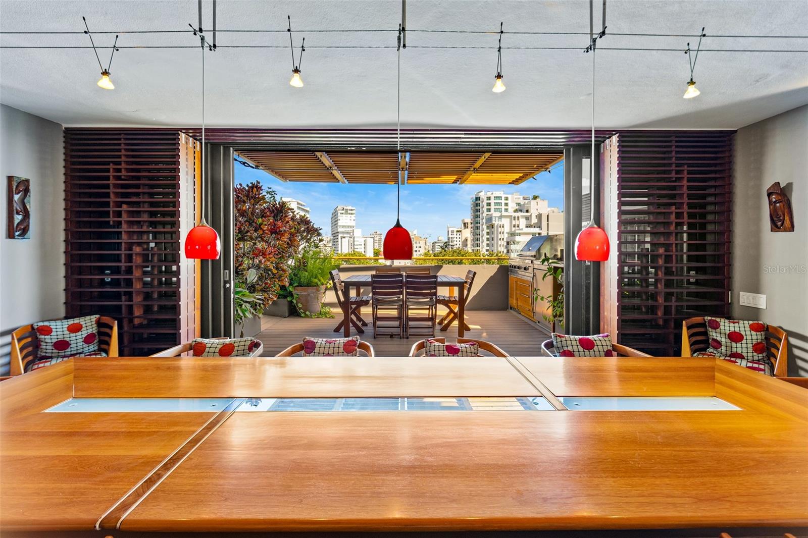 ROMAN MANSIONS - Residential