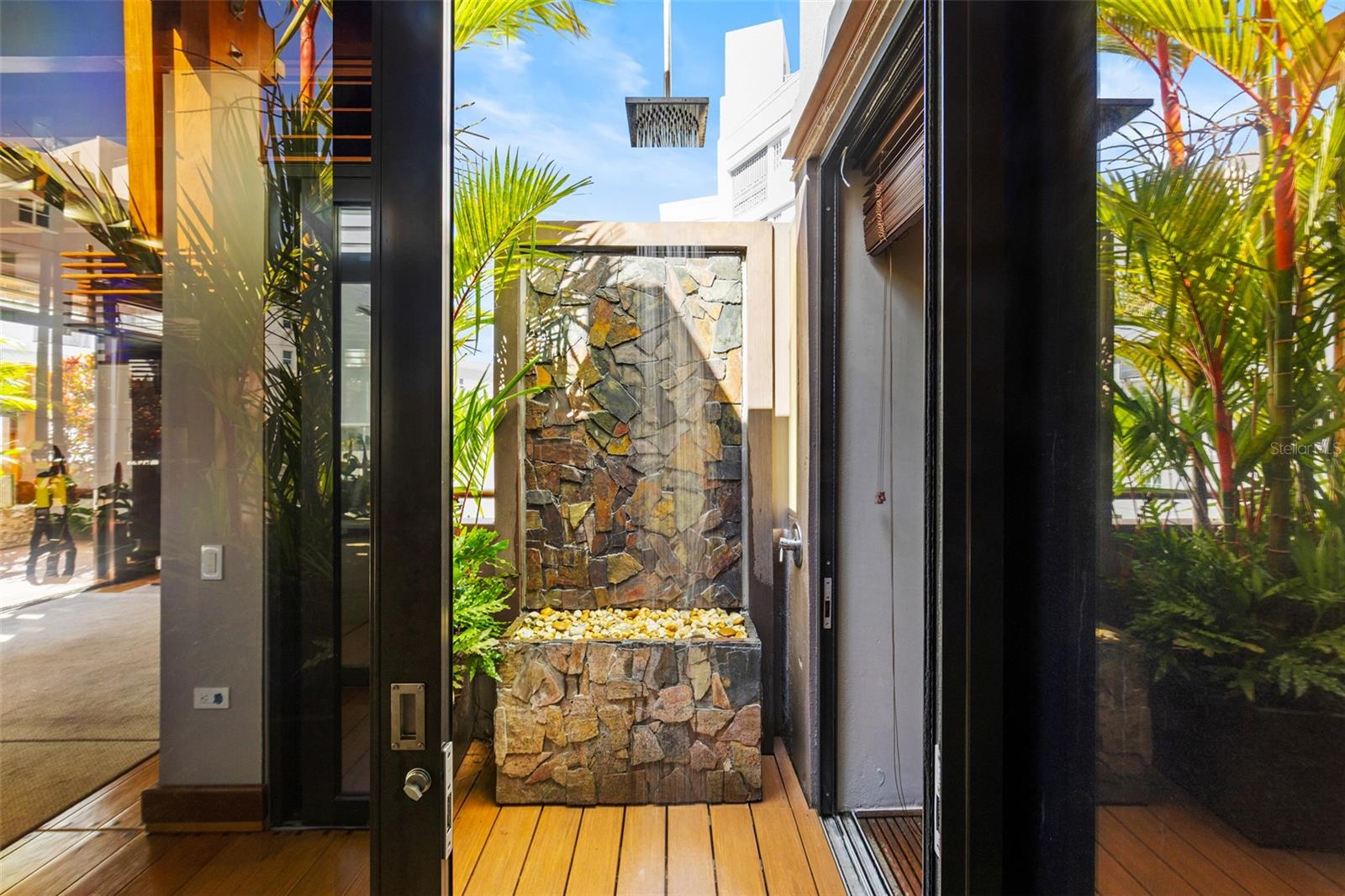 ROMAN MANSIONS - Residential