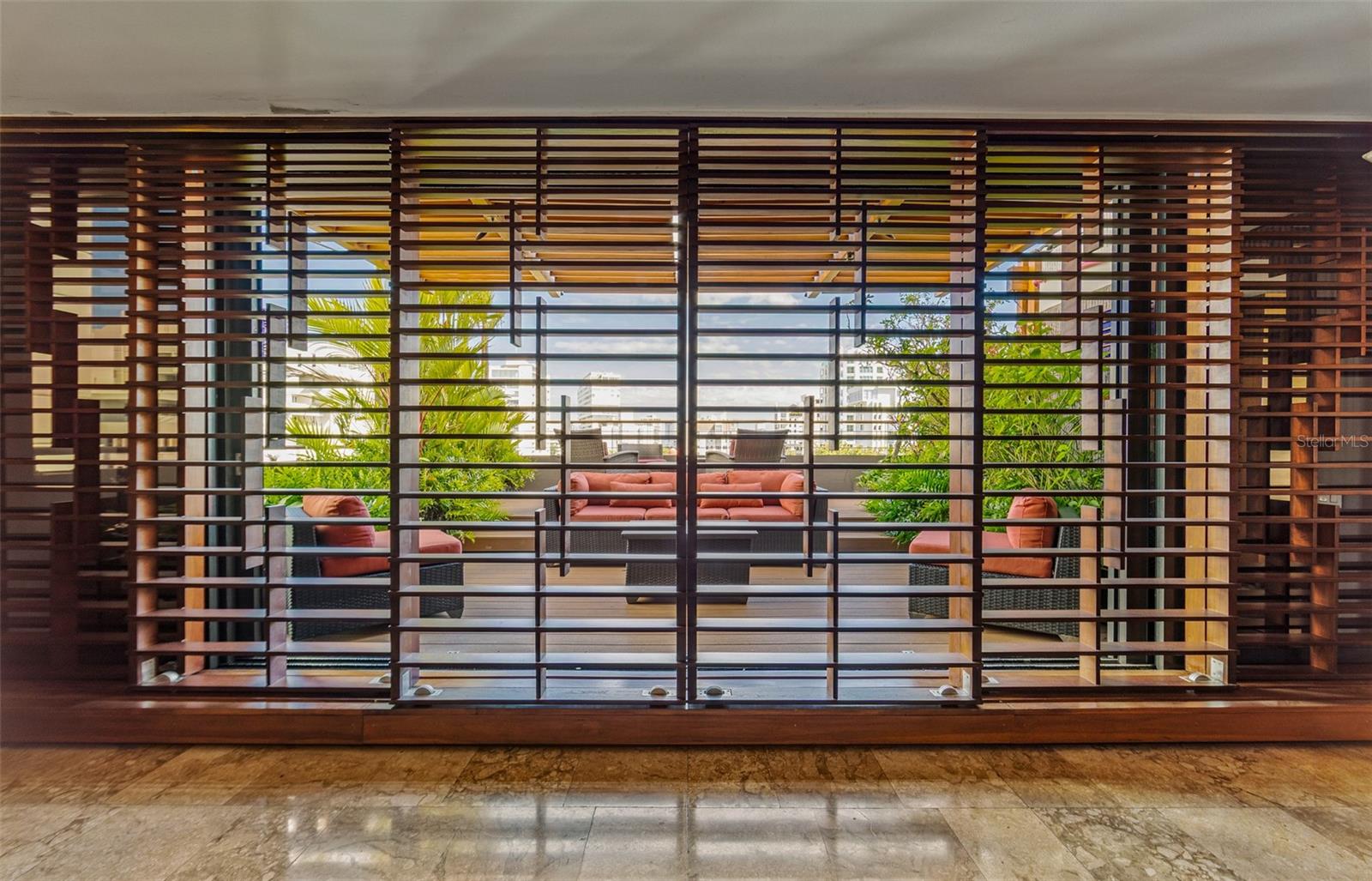 ROMAN MANSIONS - Residential