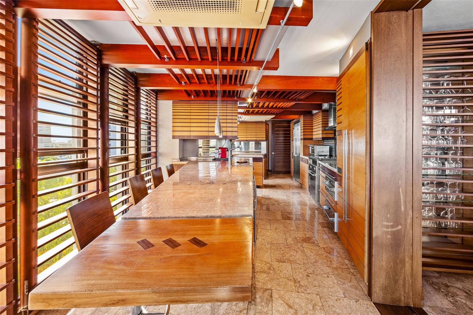 ROMAN MANSIONS - Residential