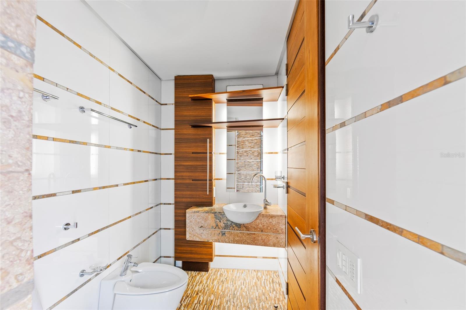 ROMAN MANSIONS - Residential