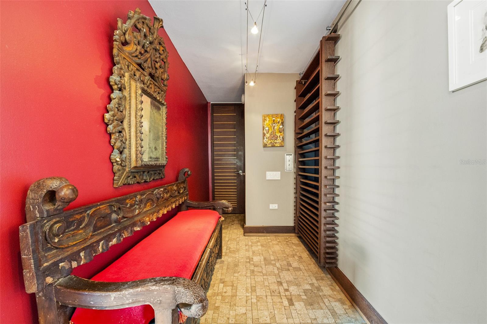 ROMAN MANSIONS - Residential