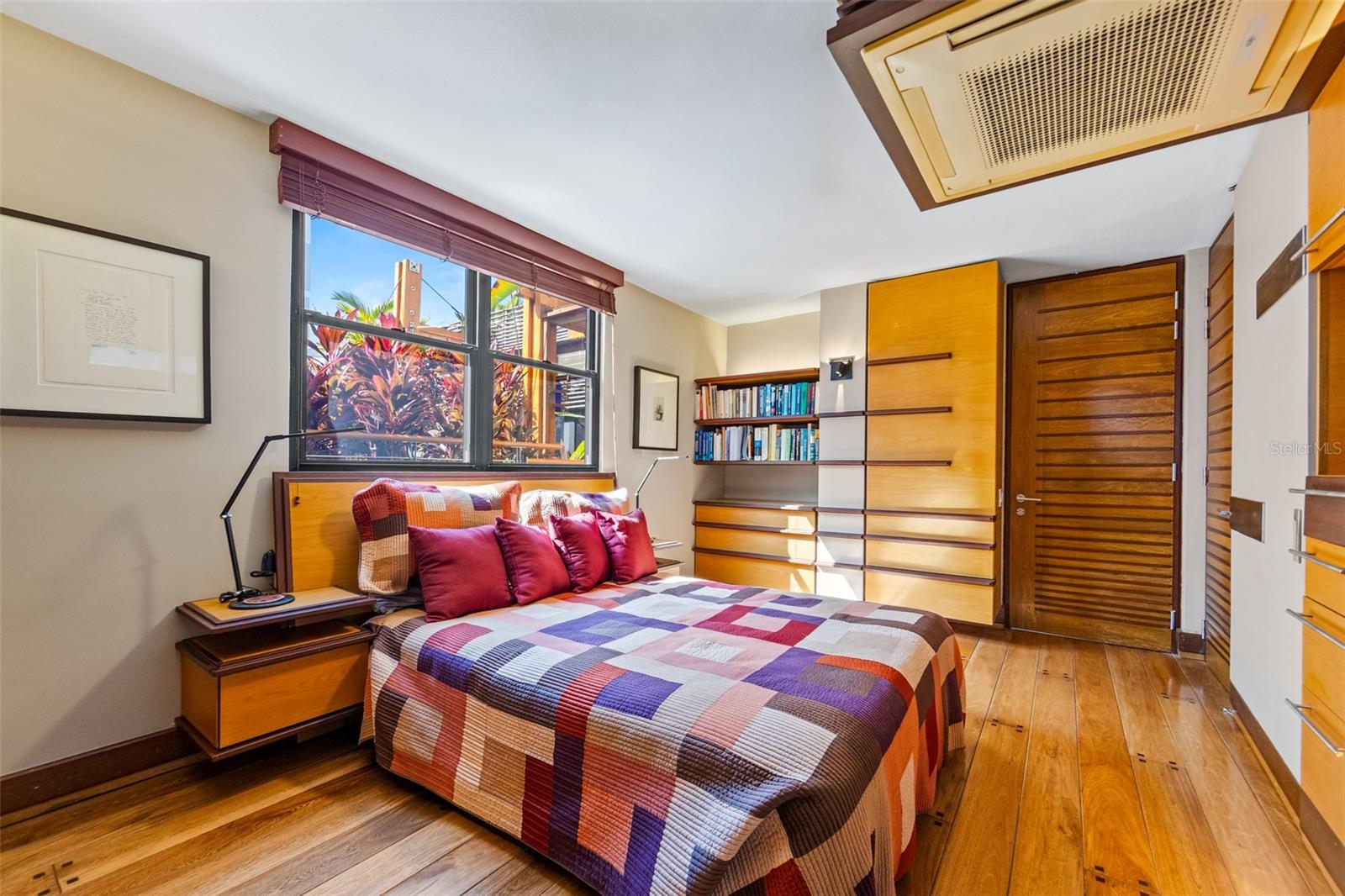 ROMAN MANSIONS - Residential