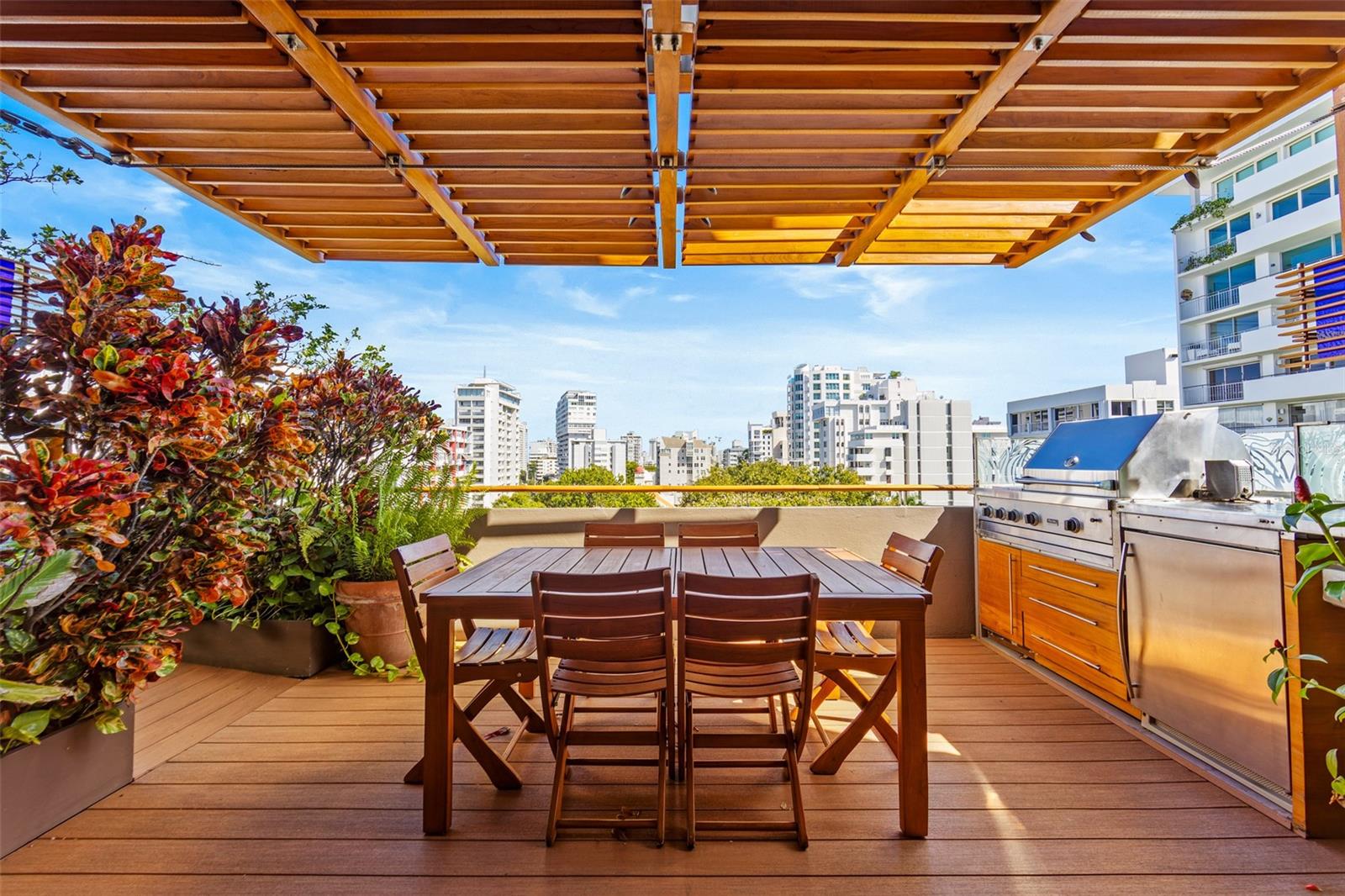 ROMAN MANSIONS - Residential