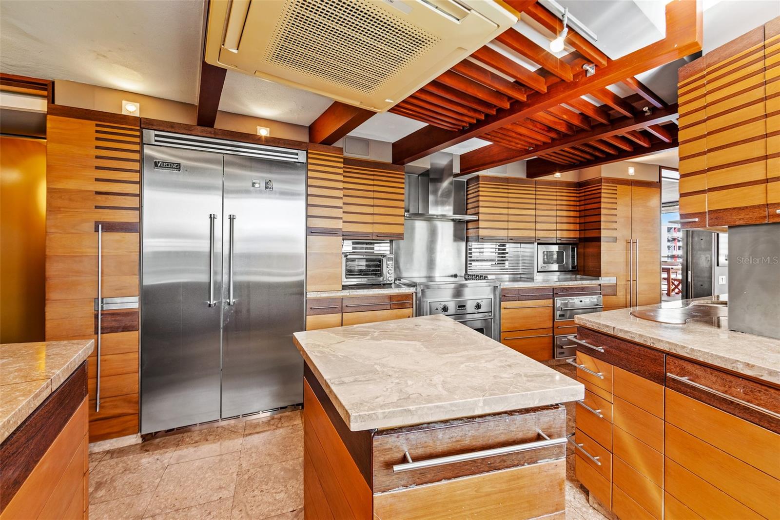 ROMAN MANSIONS - Residential