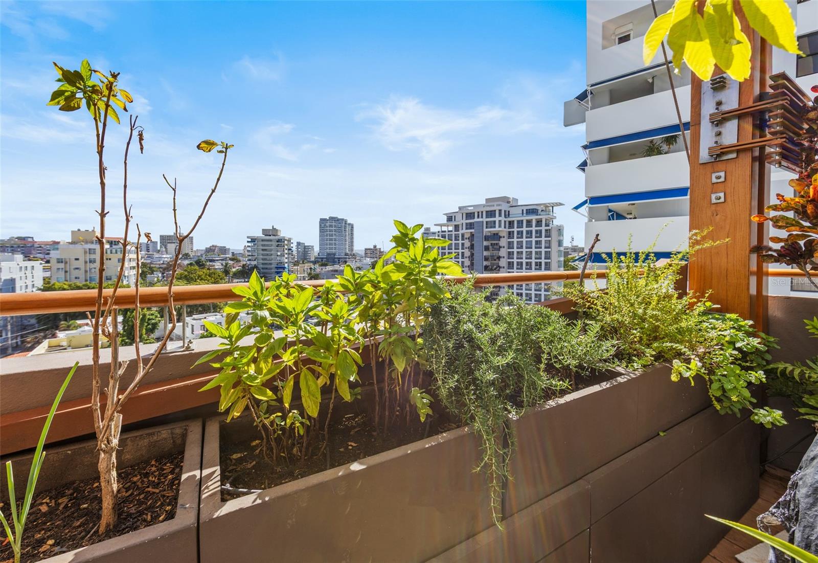 ROMAN MANSIONS - Residential