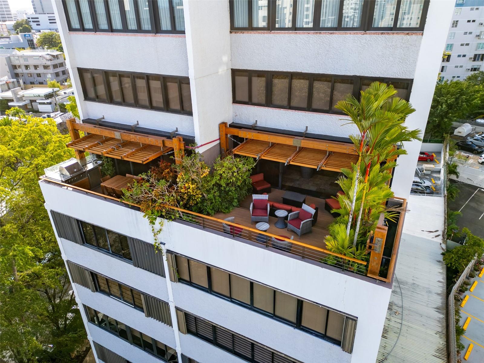 ROMAN MANSIONS - Residential