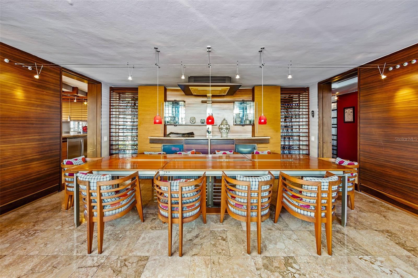 ROMAN MANSIONS - Residential