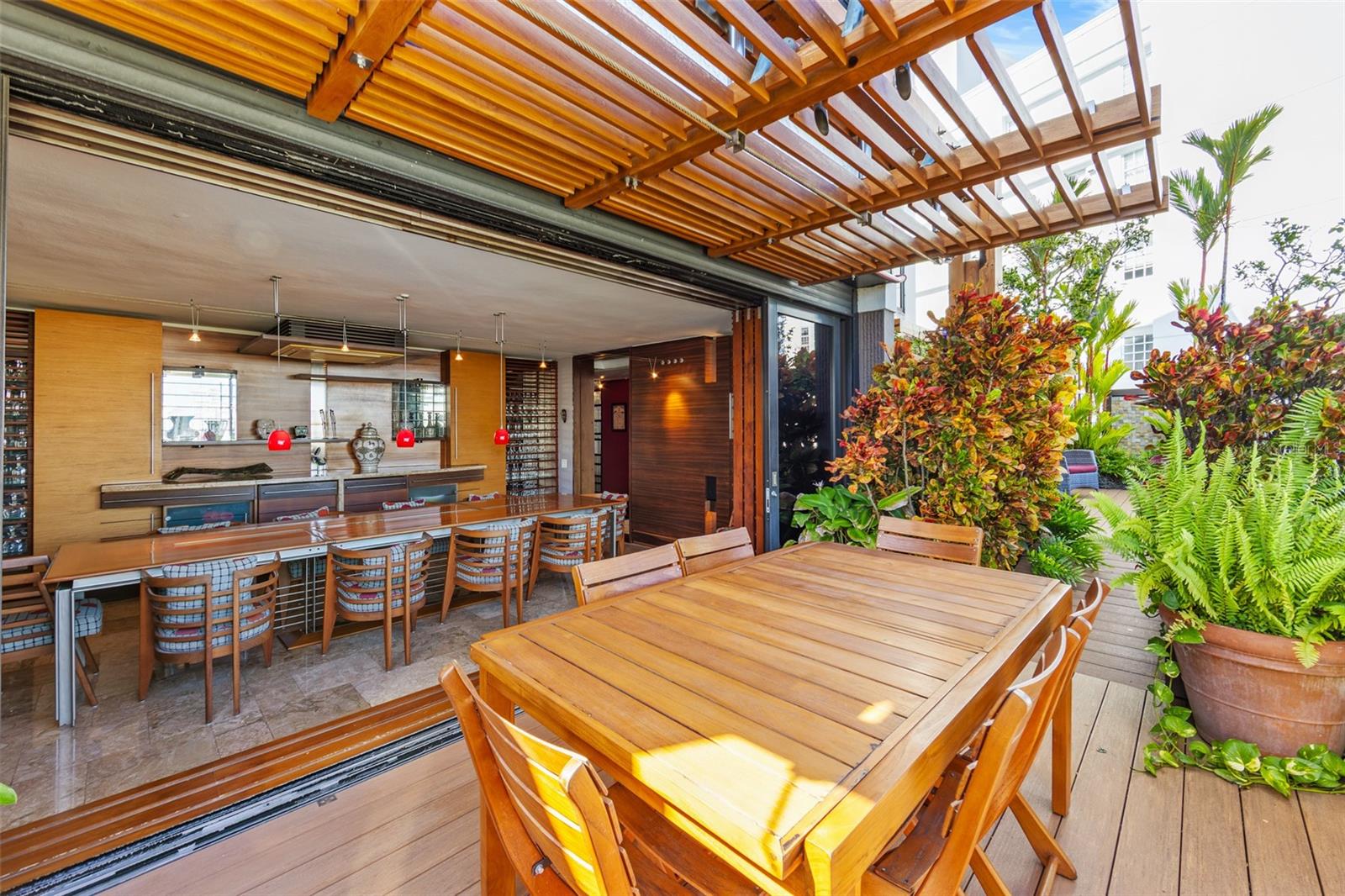 ROMAN MANSIONS - Residential