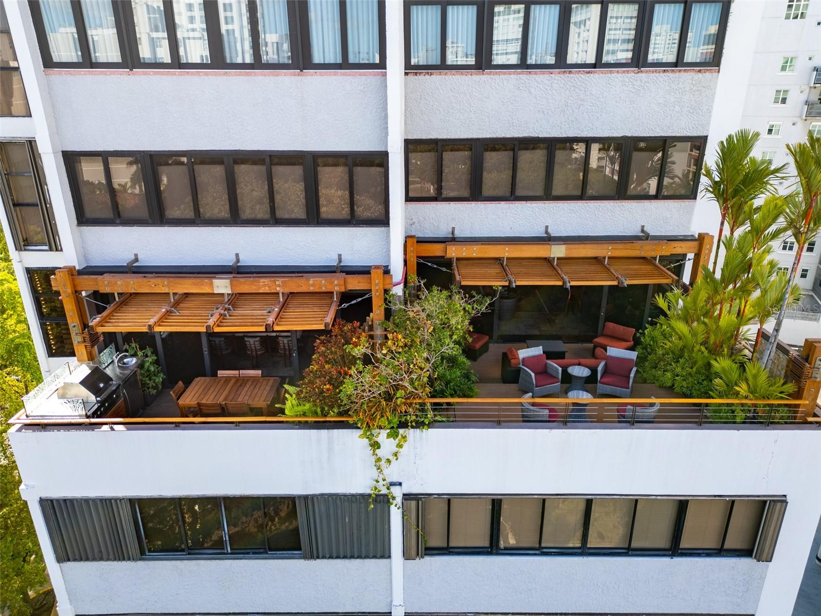 ROMAN MANSIONS - Residential