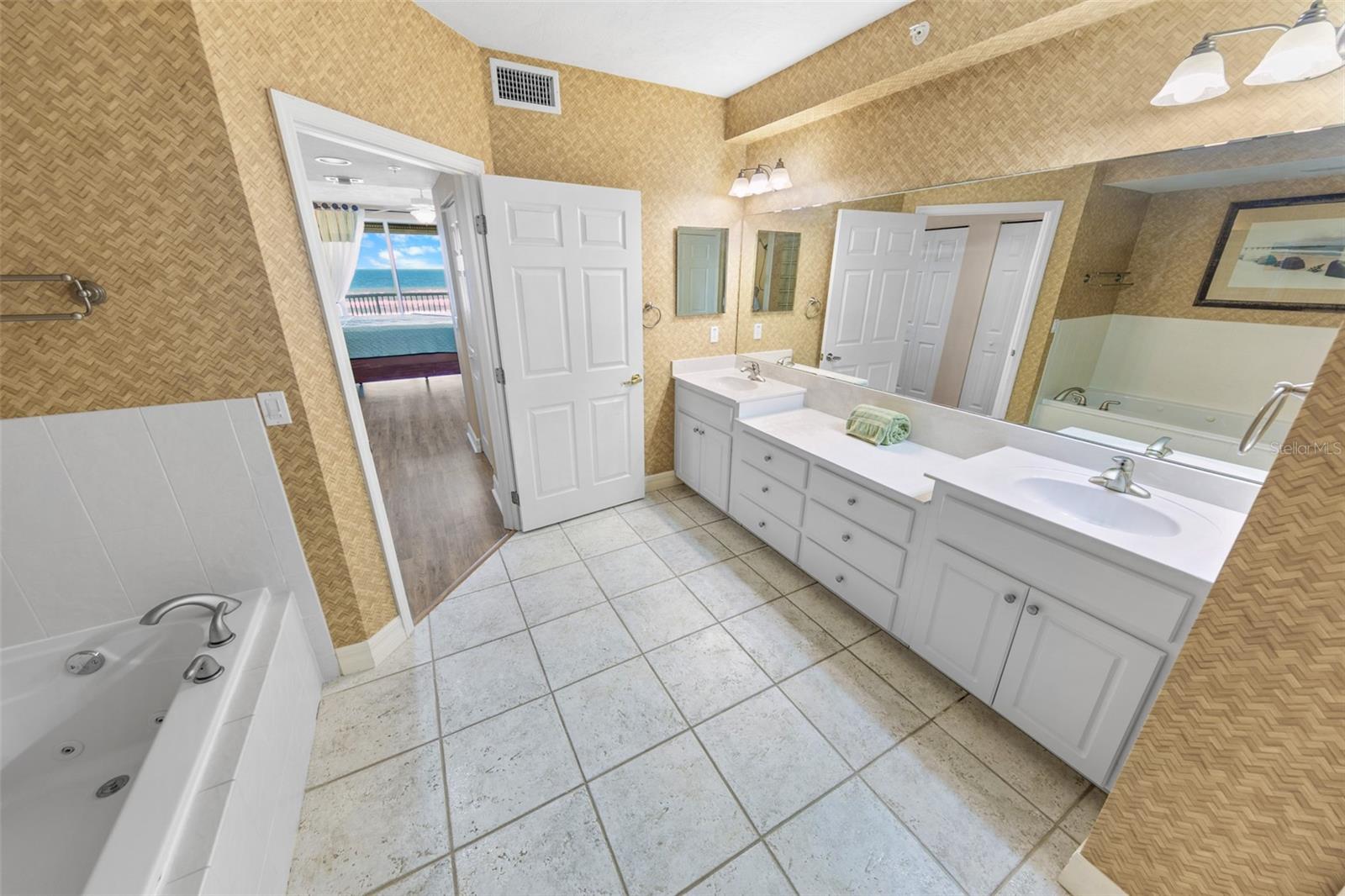 MARTINIQUE CONDO - Residential