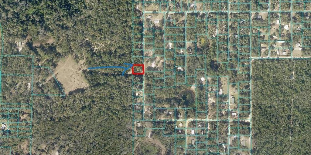 Photo of SE 185th Court, Ocklawaha, FL 32179 (MLS # OM696165)