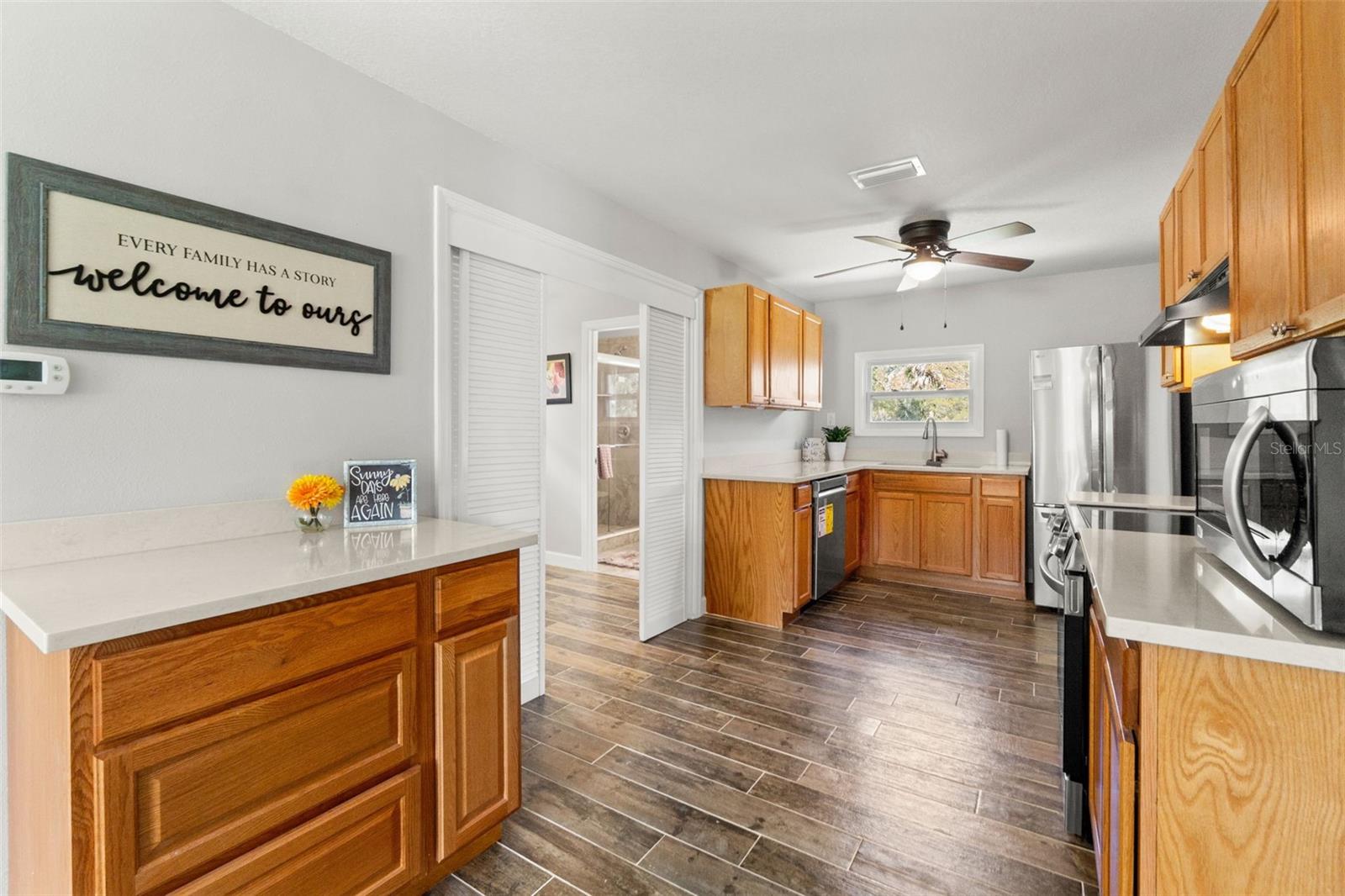 SUNNY SHORES - Residential